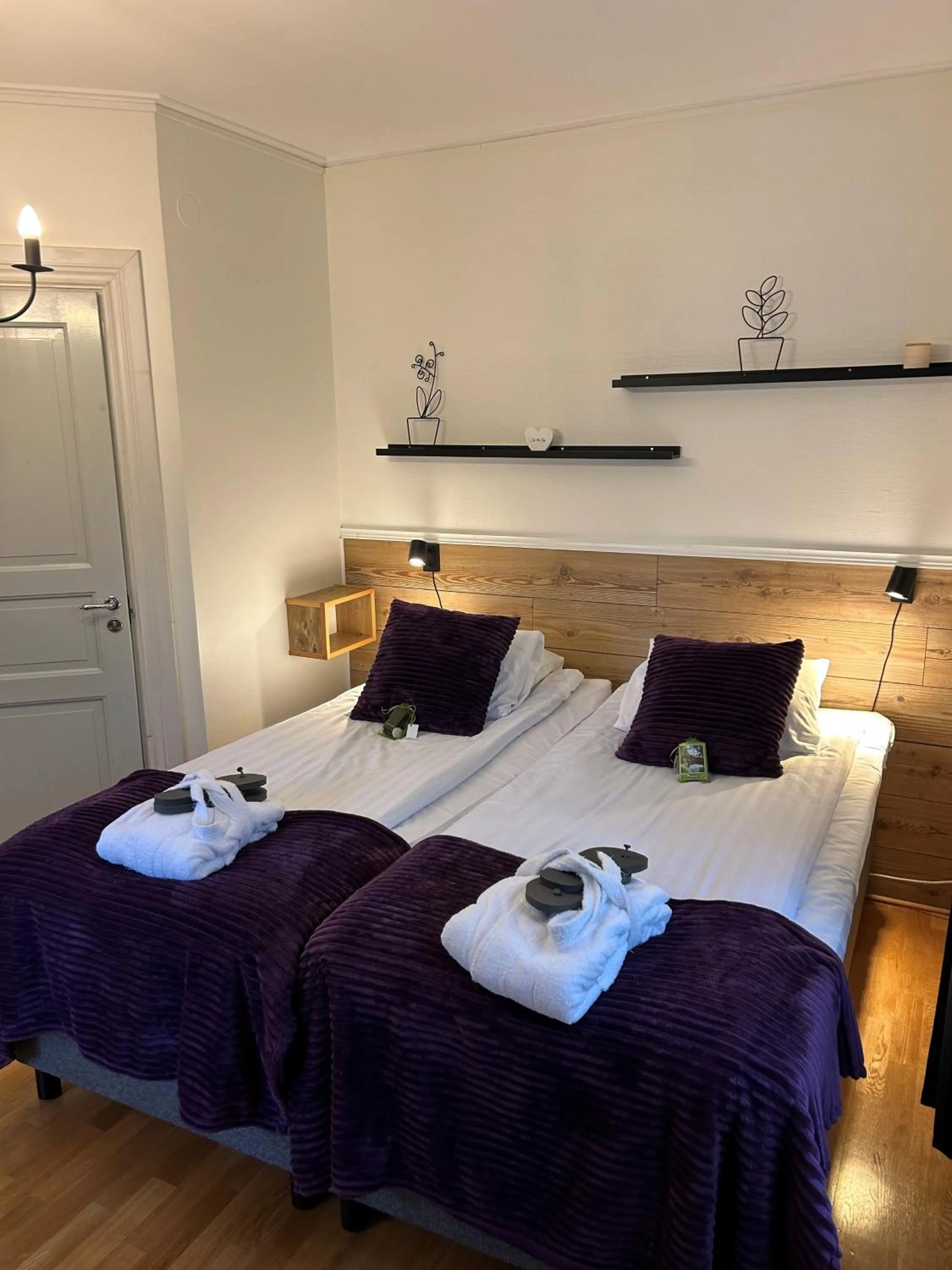 Bed in STF Korrö Gårdshotell