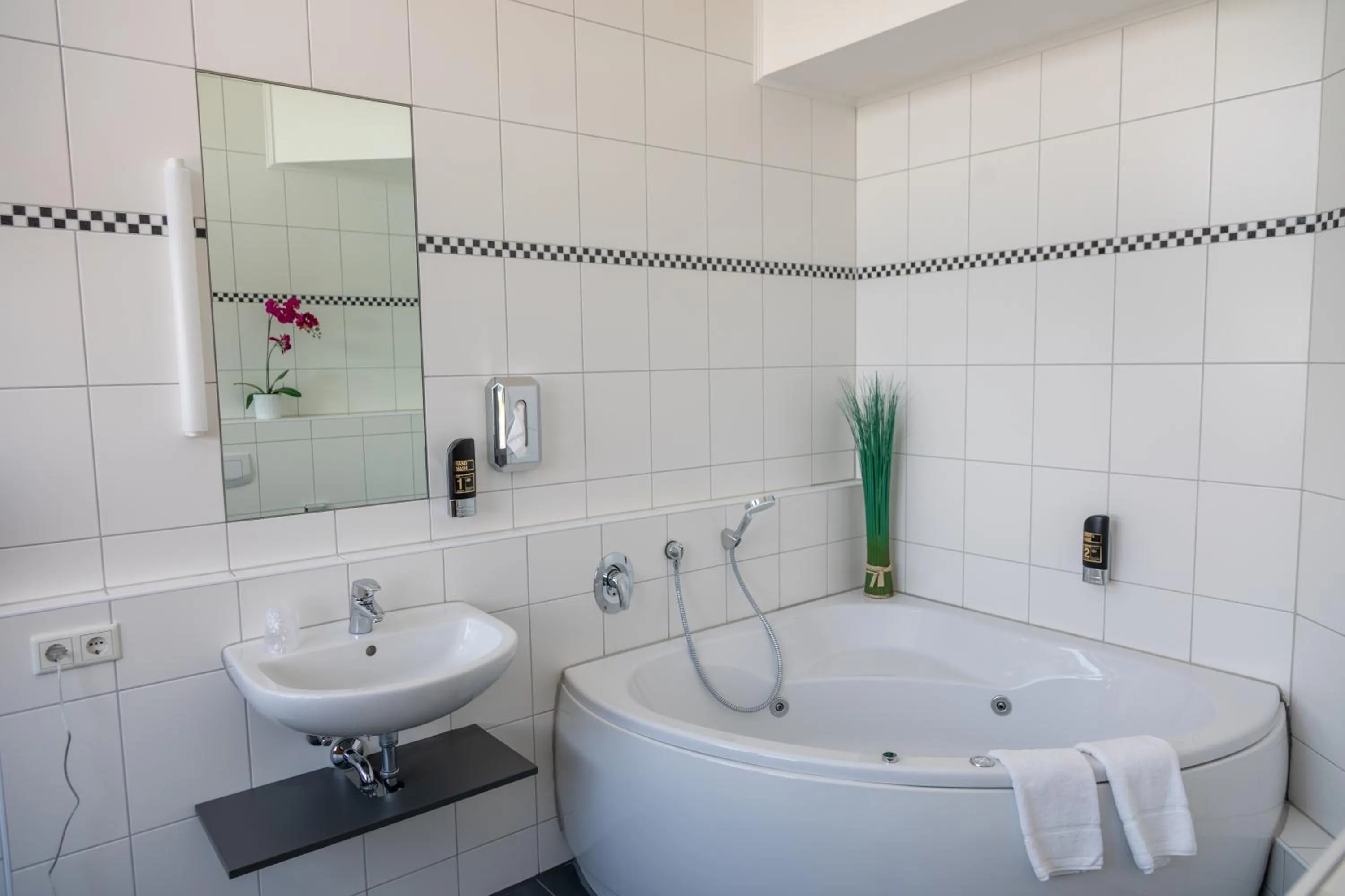 Bath in AUSZEIT DAS HOTEL Asbach-Bäumenheim