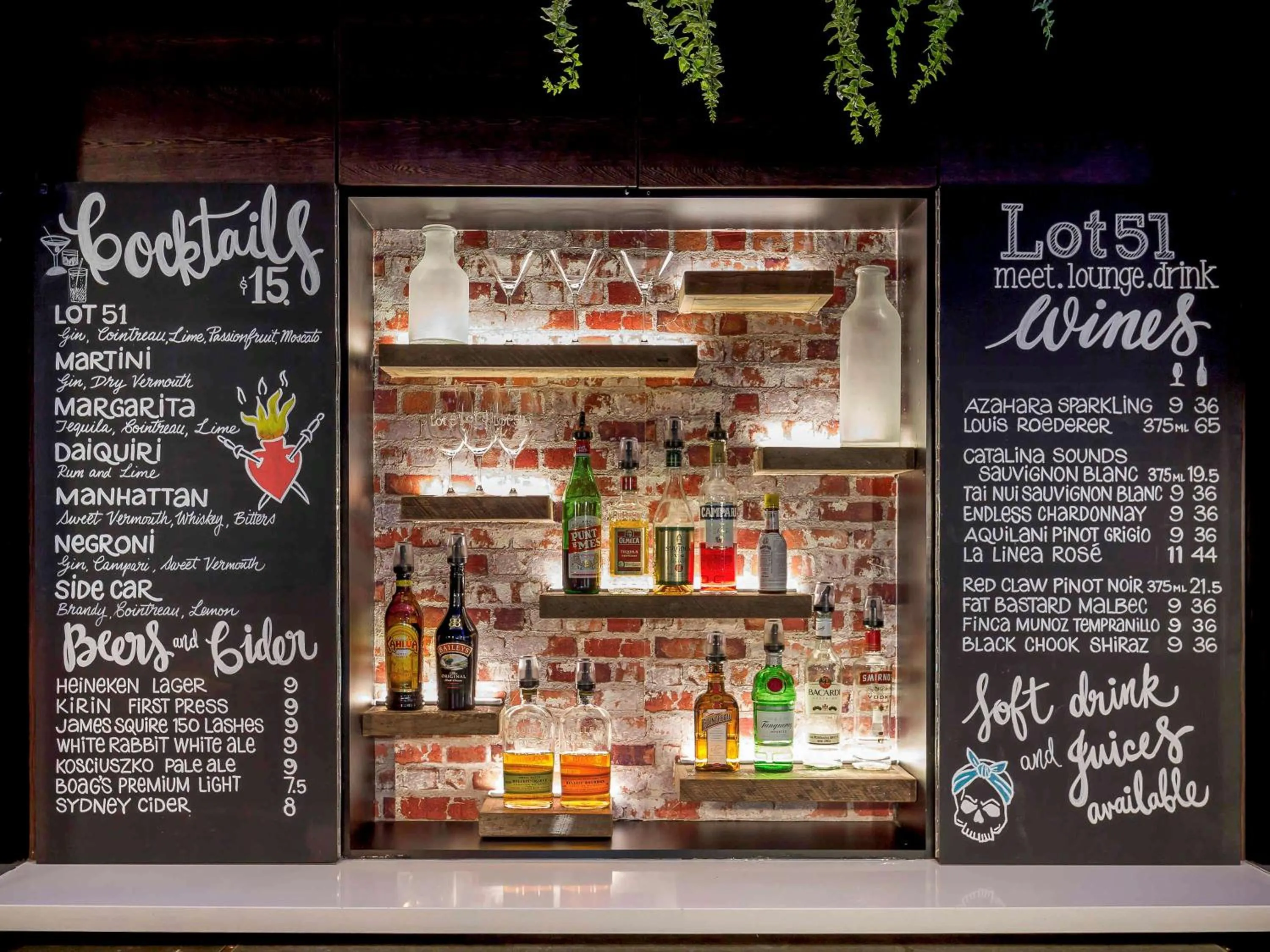 Lounge or bar in ibis Sydney Barangaroo