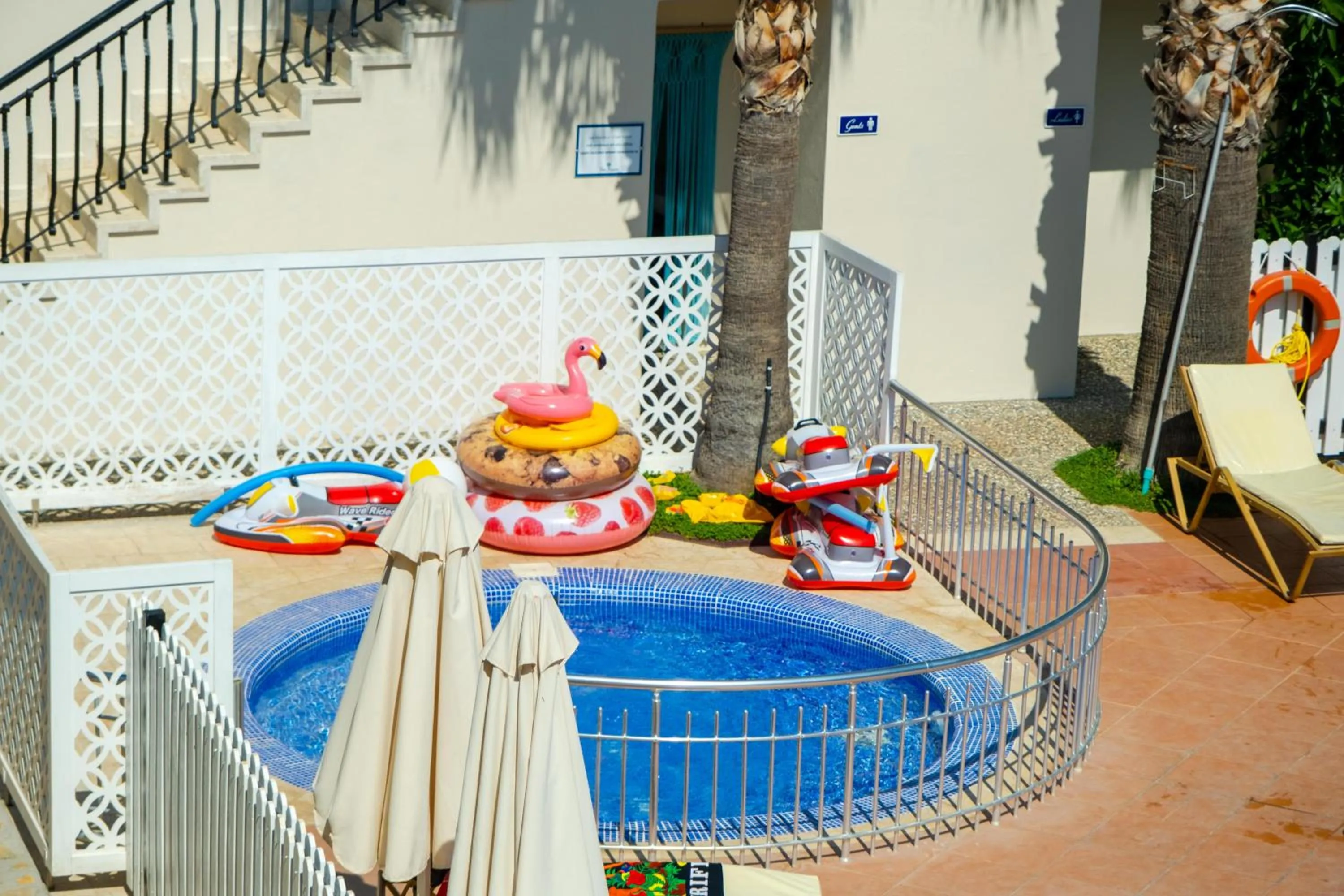 Sea Breeze Hotel and Apartments