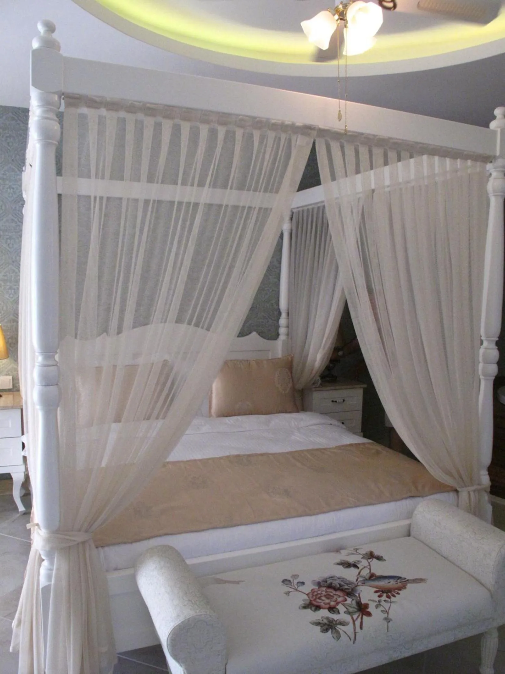 Bed in Sea Breeze Hotel and Apartments