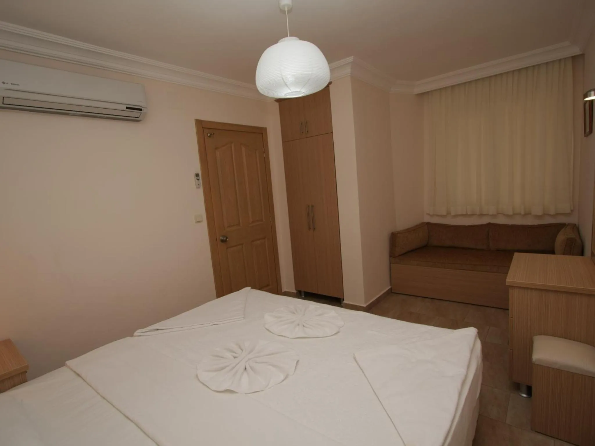 Photo of the whole room, Bed in Sea Breeze Hotel and Apartments