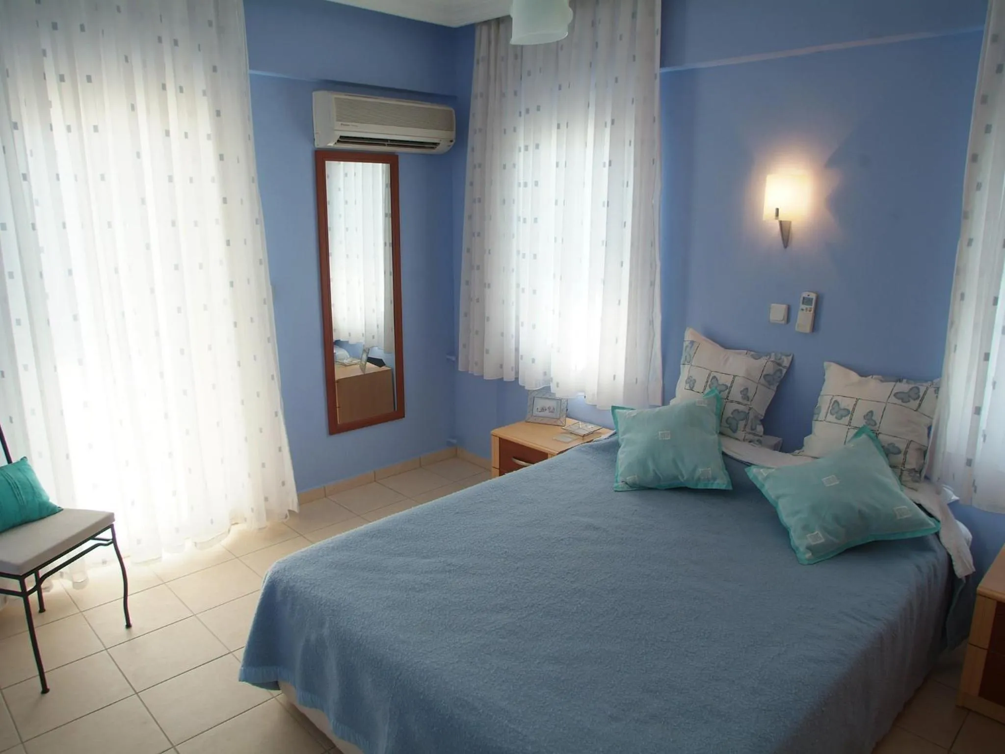 Photo of the whole room, Bed in Sea Breeze Hotel and Apartments