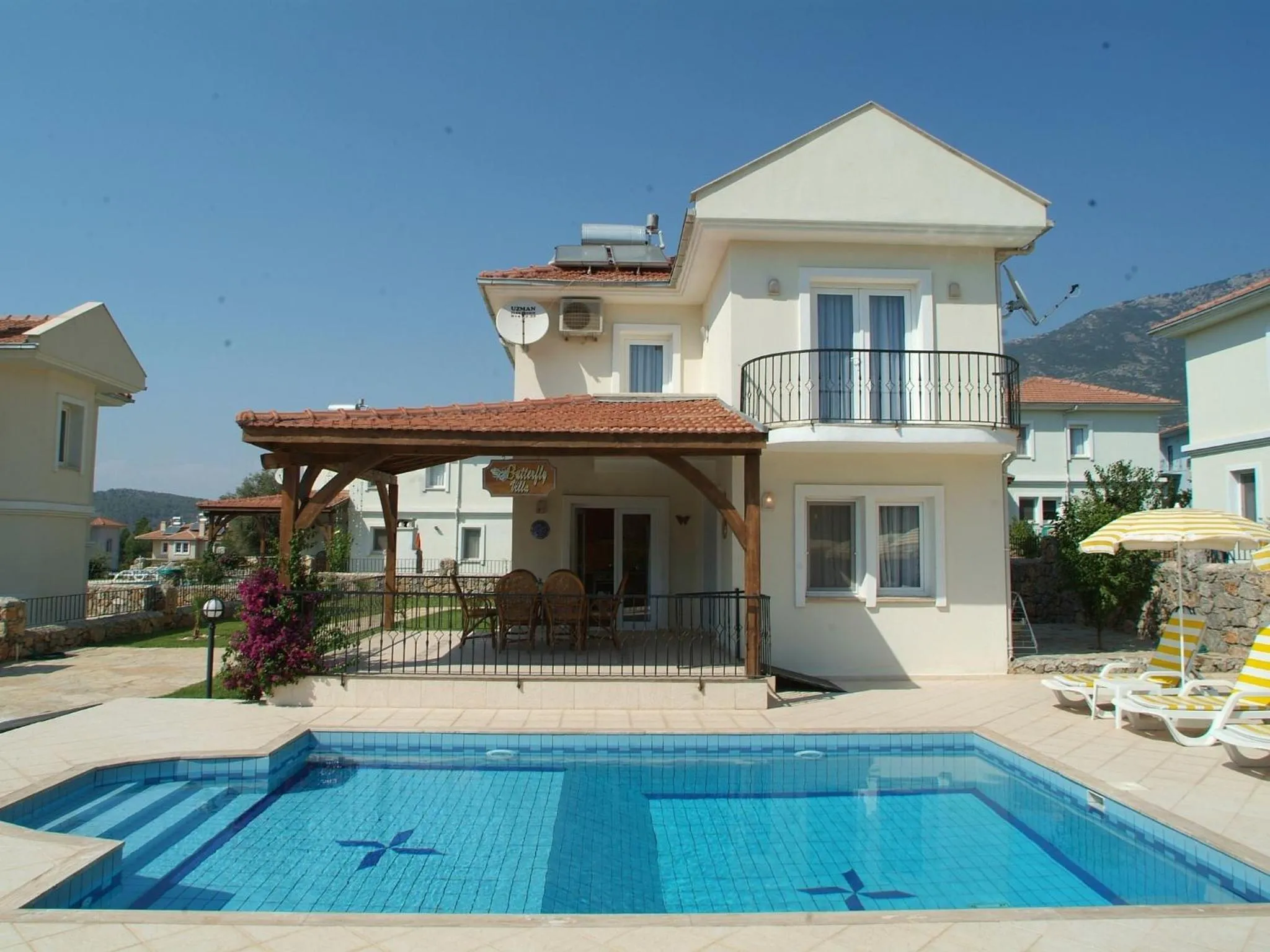 Facade/entrance in Sea Breeze Hotel and Apartments