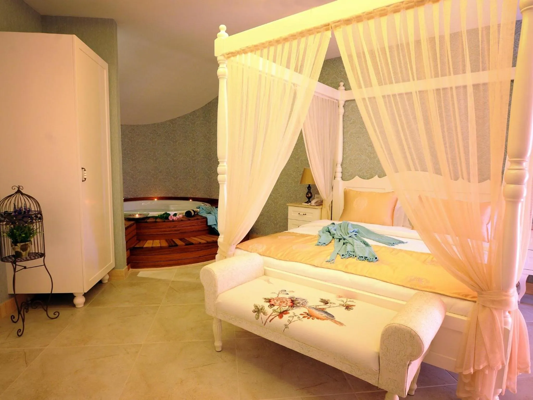 Photo of the whole room, Bed in Sea Breeze Hotel and Apartments
