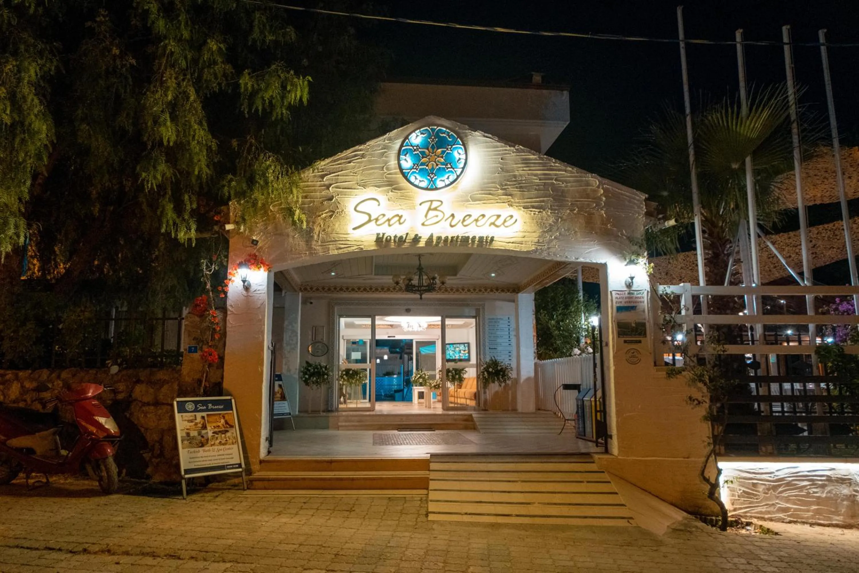 Sea Breeze Hotel and Apartments