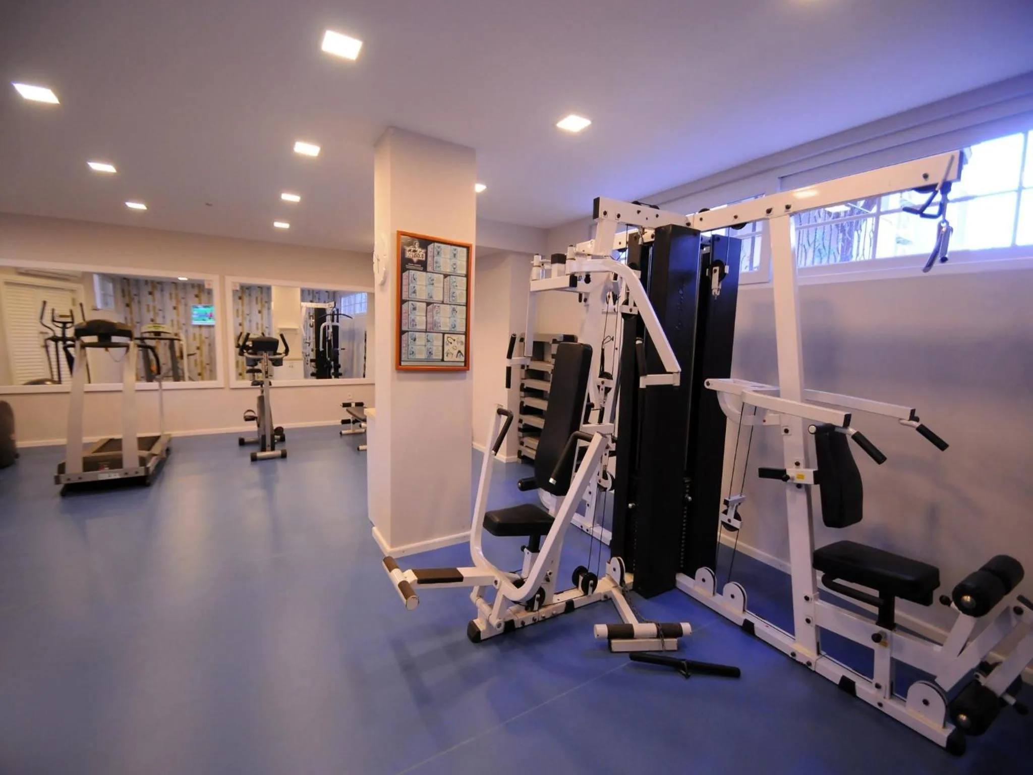 Fitness centre/facilities in Sea Breeze Hotel and Apartments