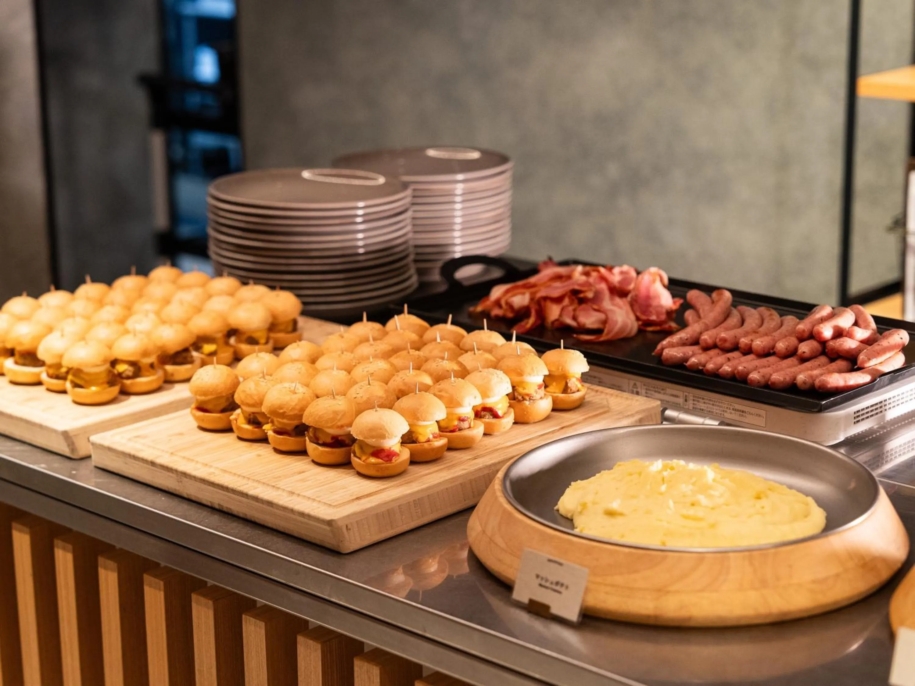 Buffet breakfast in the square hotel KANAZAWA