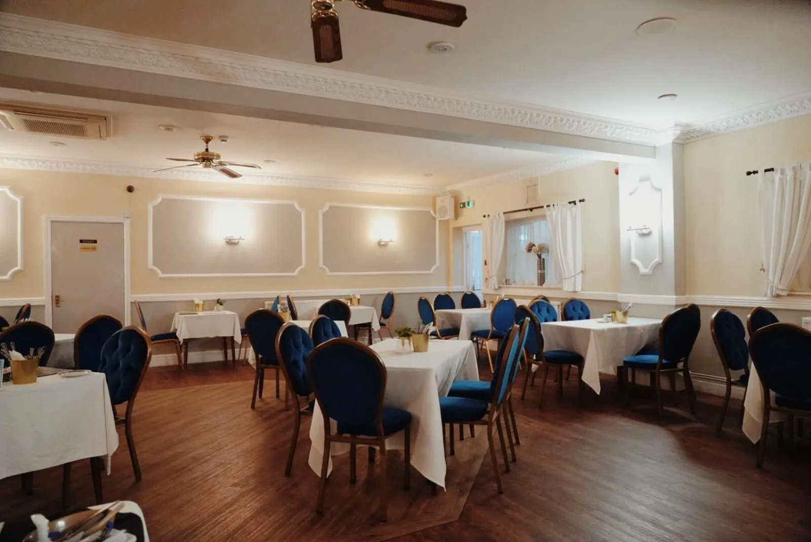 Breakfast in The Waverley Hotel