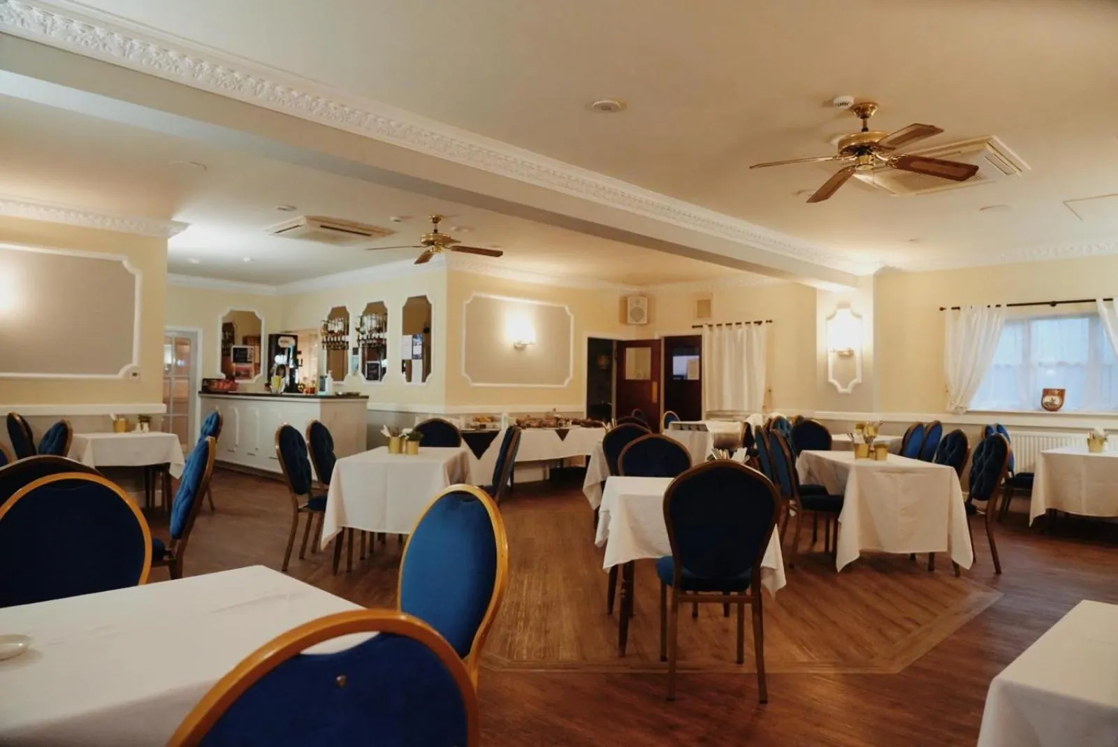 Breakfast in The Waverley Hotel