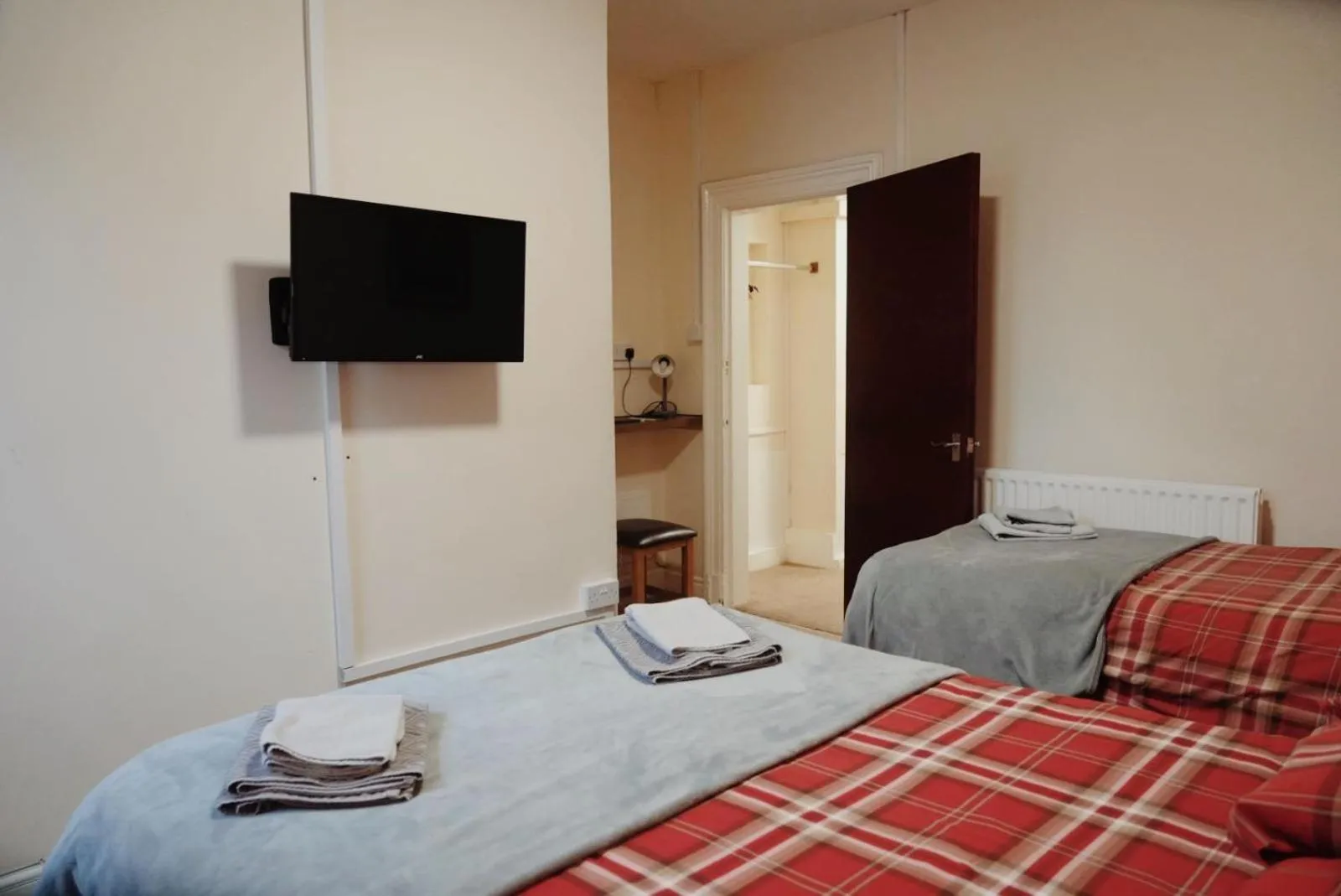 Bed in The Waverley Hotel