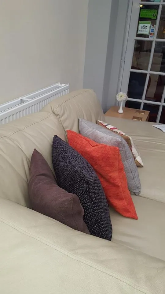 Seating area, Bed in The Waverley Hotel