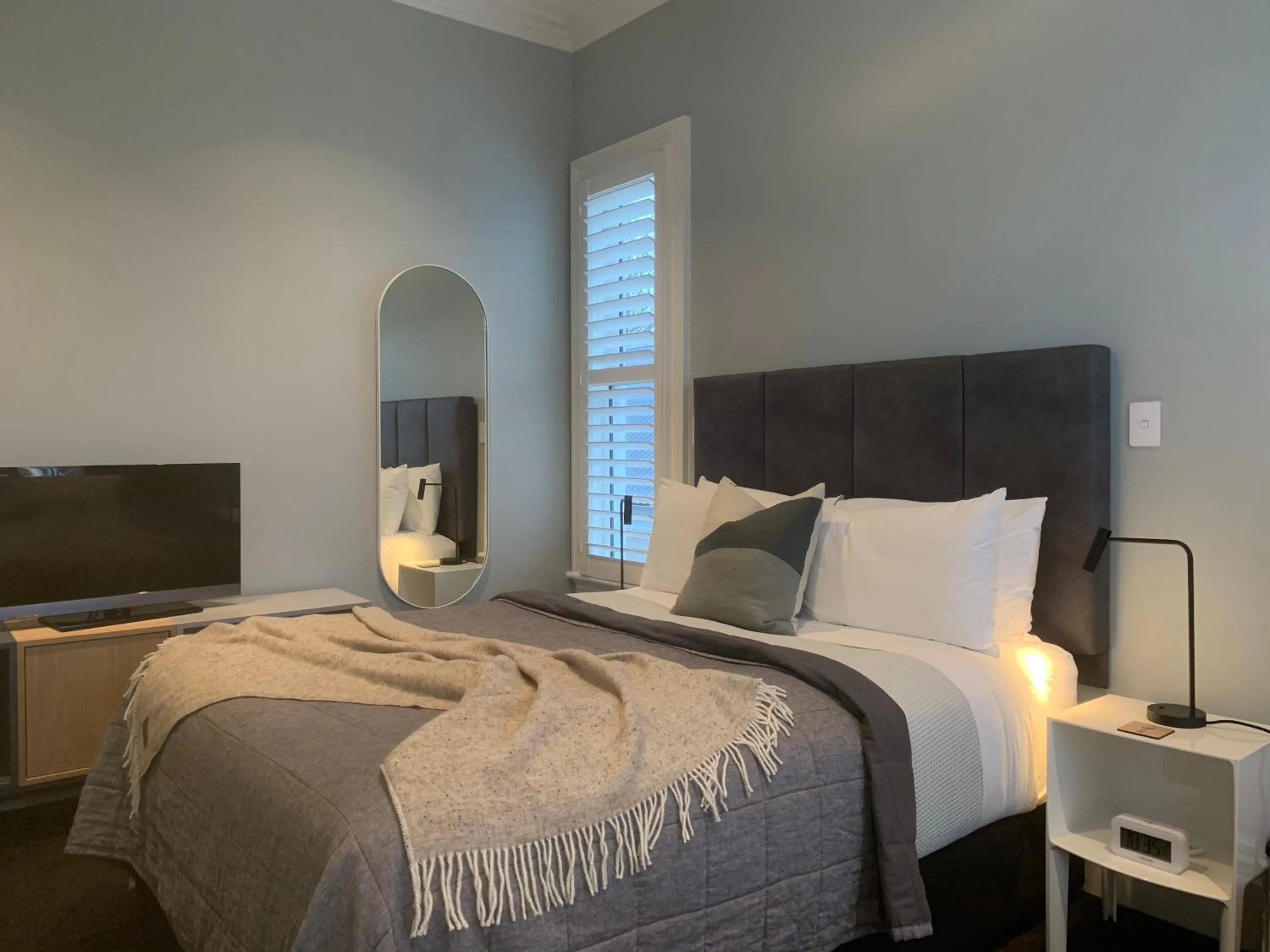 Photo of the whole room, Bed in Franklin38