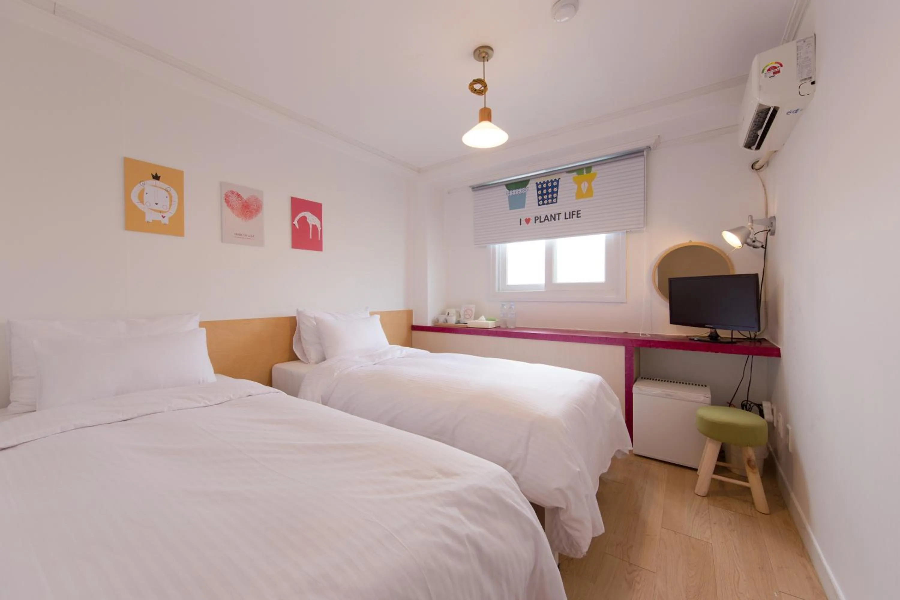 Bed in Travel Monster