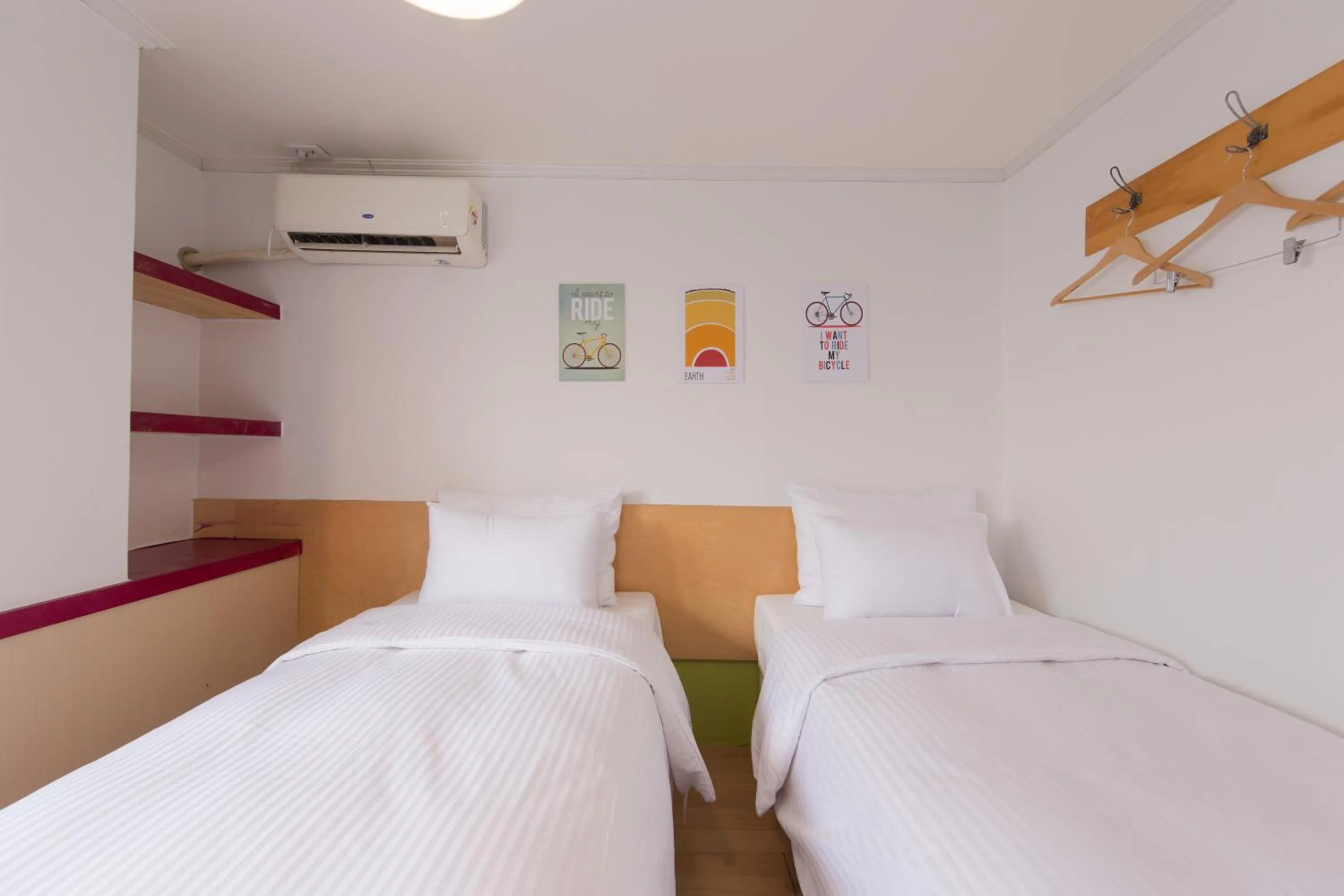 Bed in Travel Monster