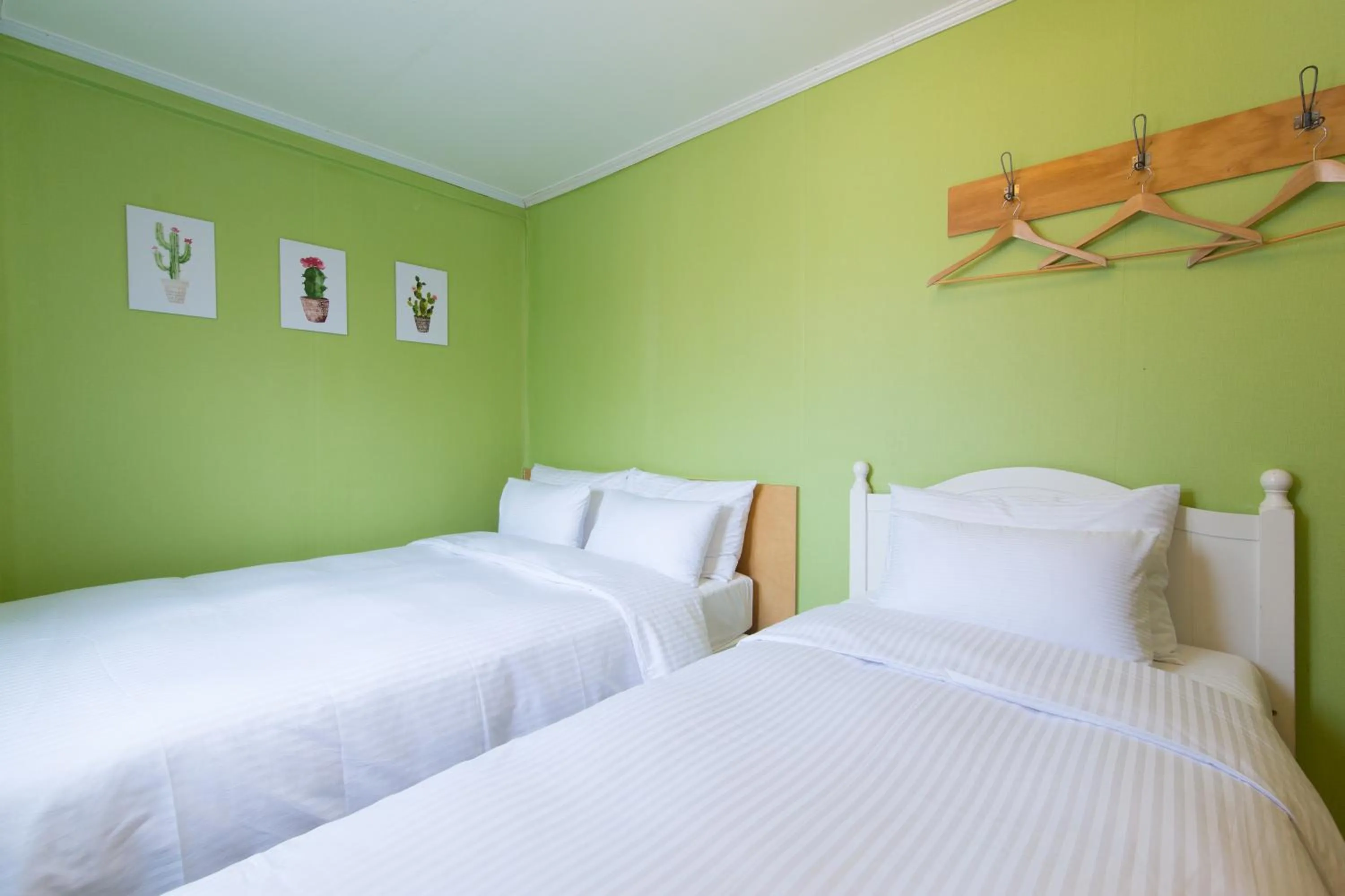 Bed in Travel Monster