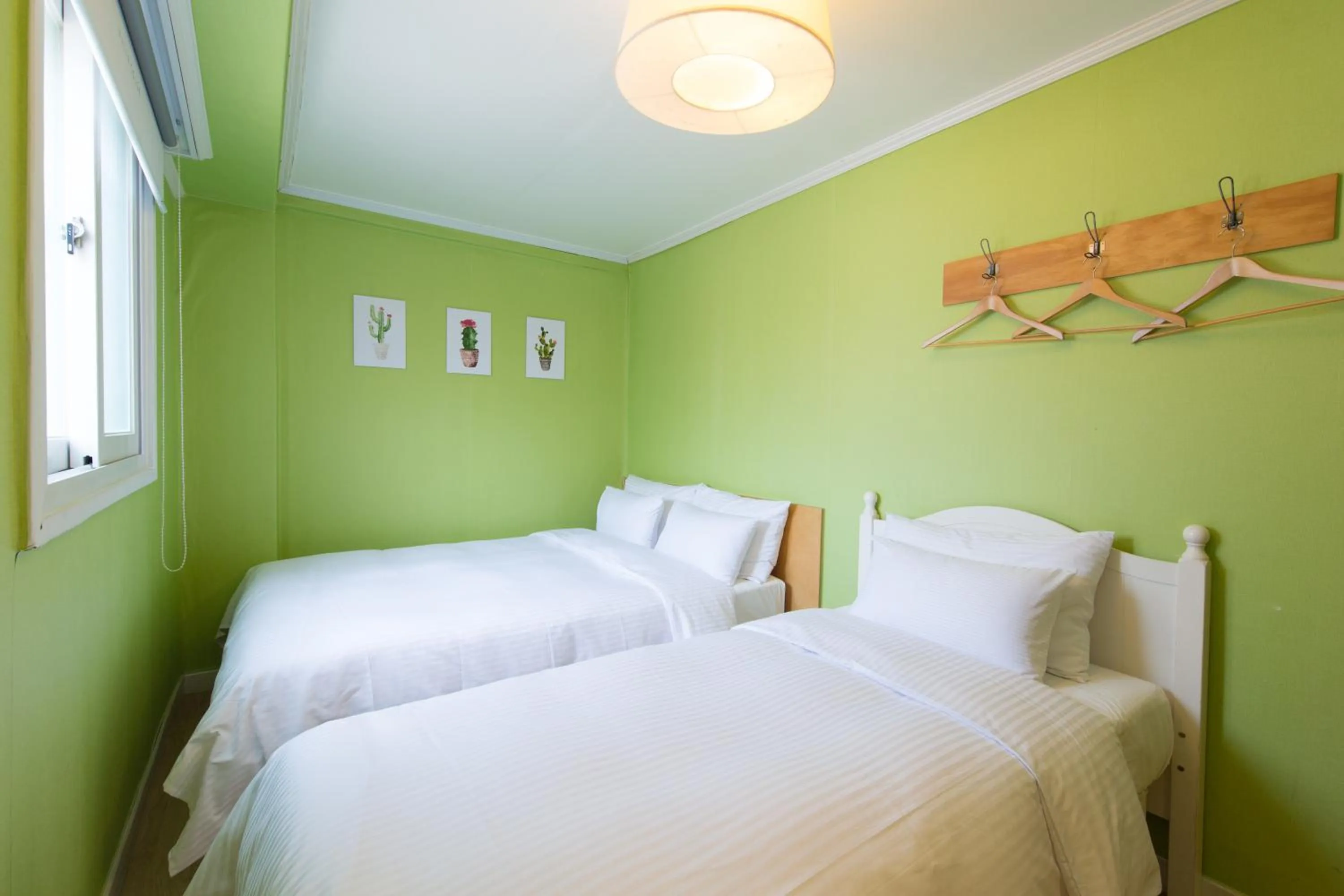 Bed in Travel Monster