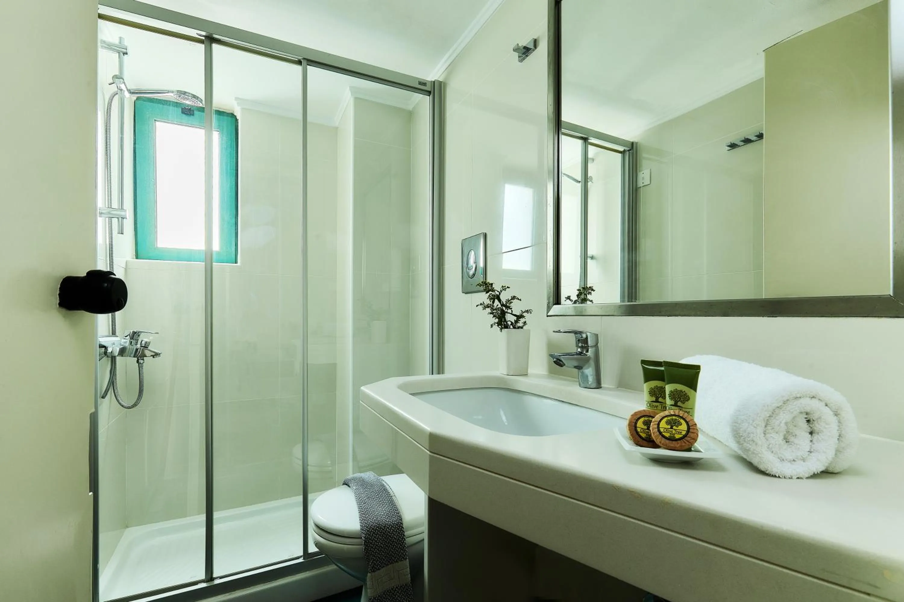 Bathroom in Bella Vista Hotel "by Checkin"