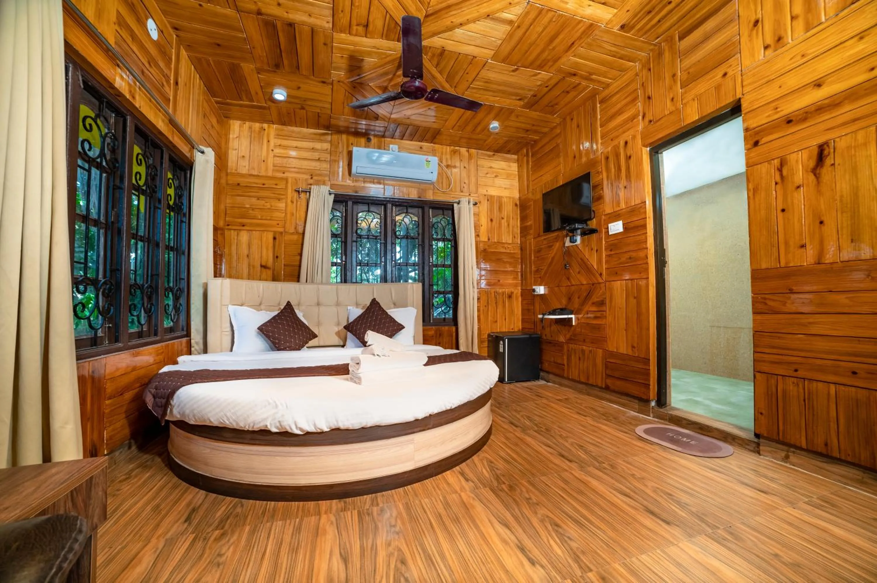 Bedroom, Bed in Resort Trimurti