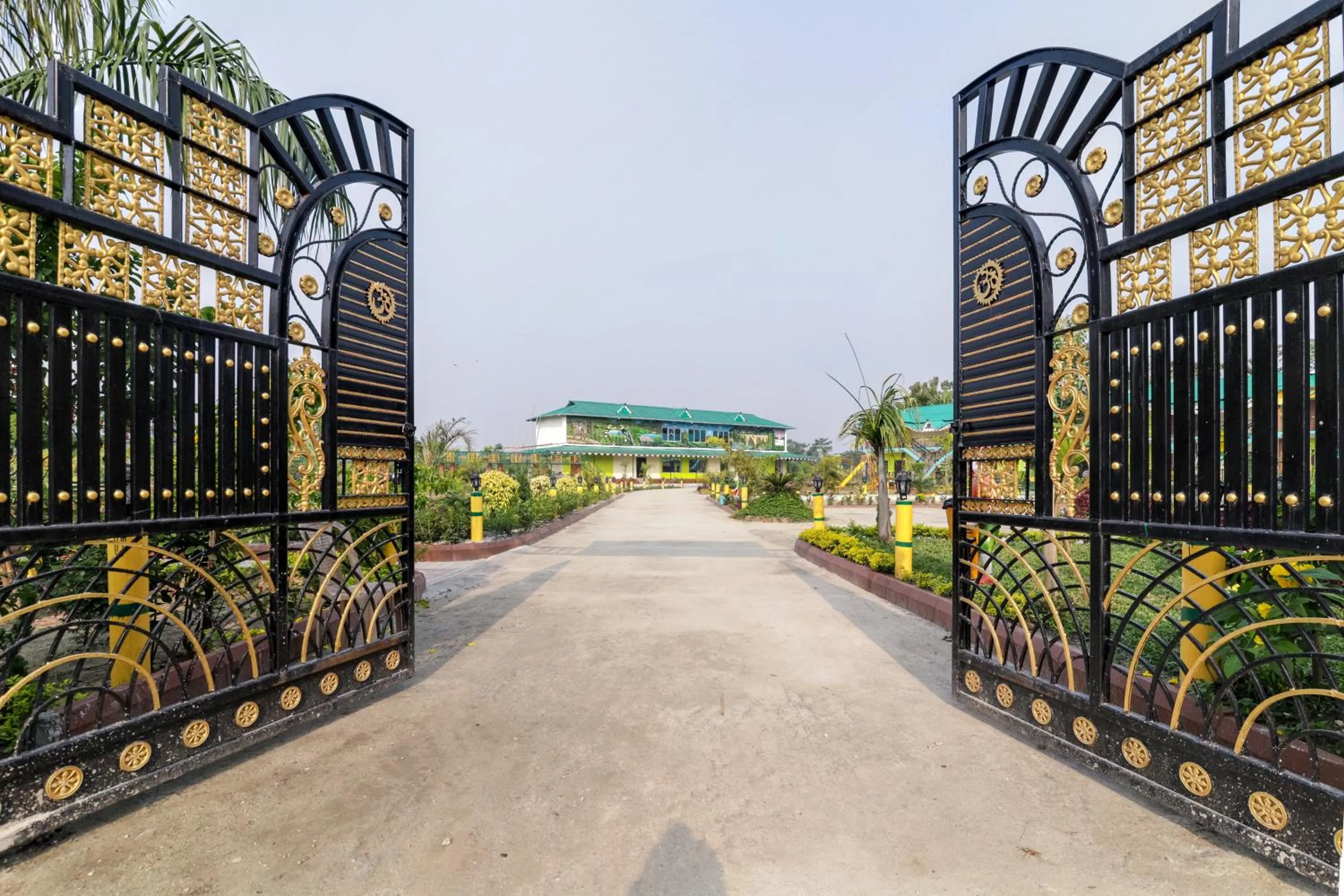Property building in Resort Trimurti