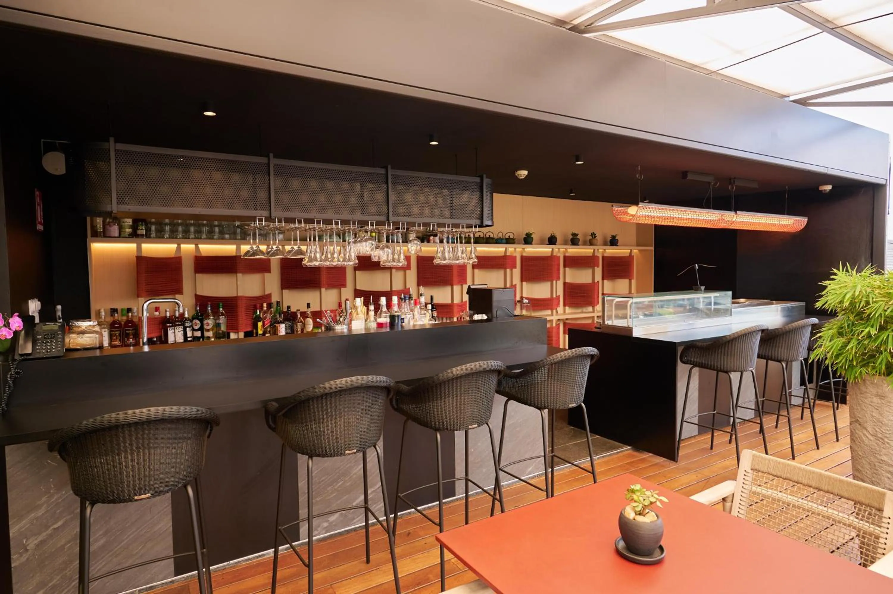 Restaurant/places to eat in Radisson Serviced Apartments Antananarivo City Centre