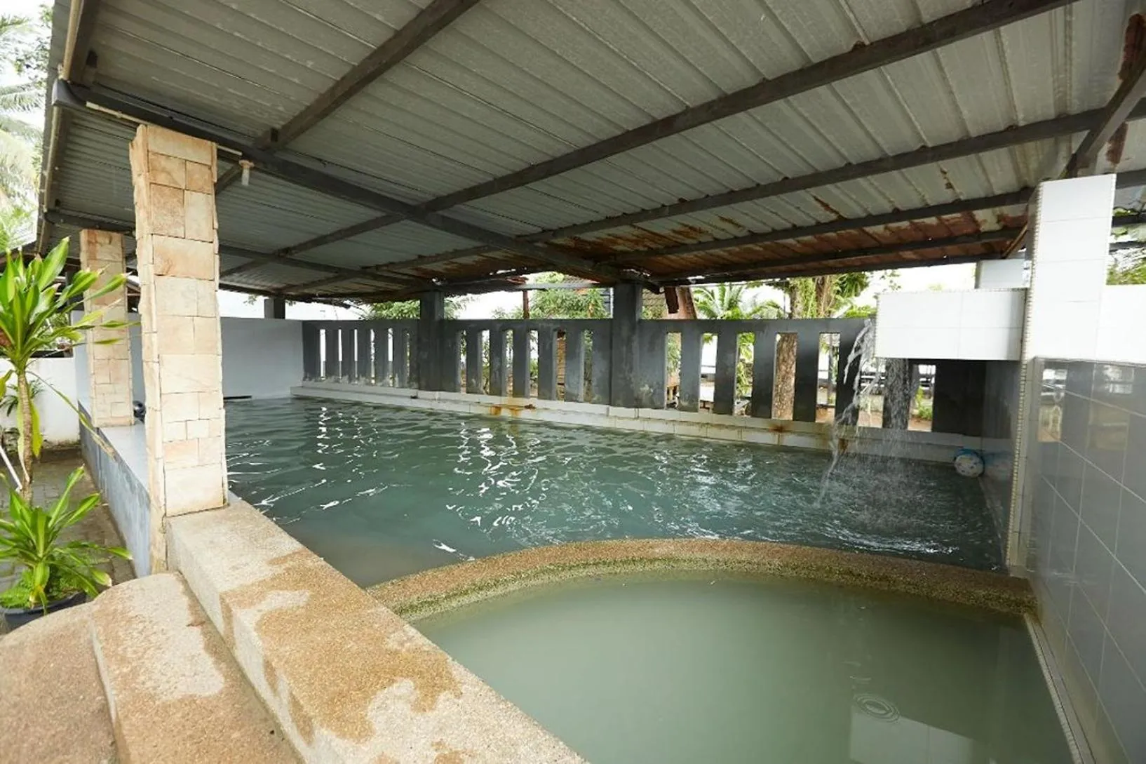 Swimming pool in Mawar Villa, Batu Hitam