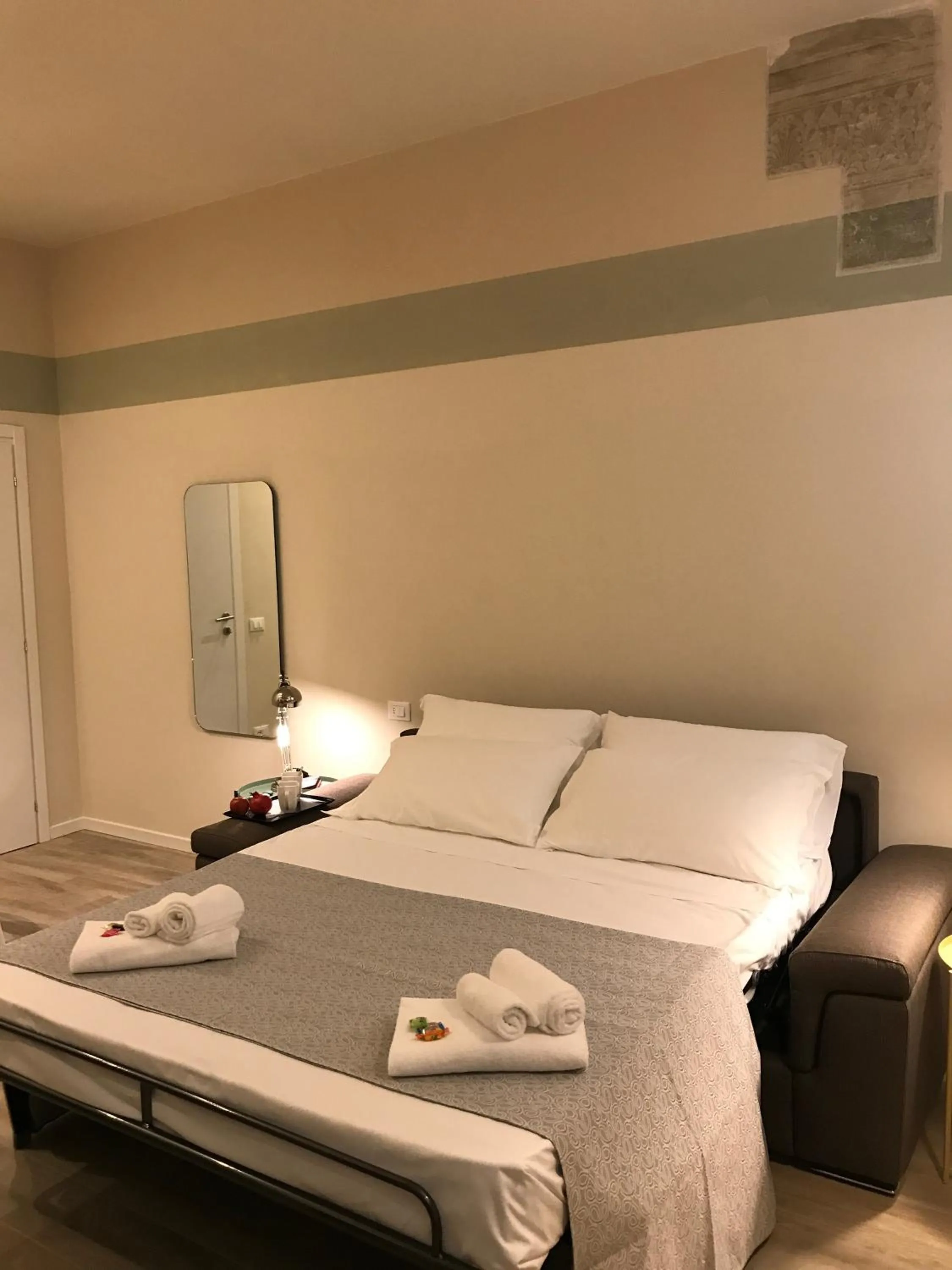 Bed in Honey Rooms Ferrara