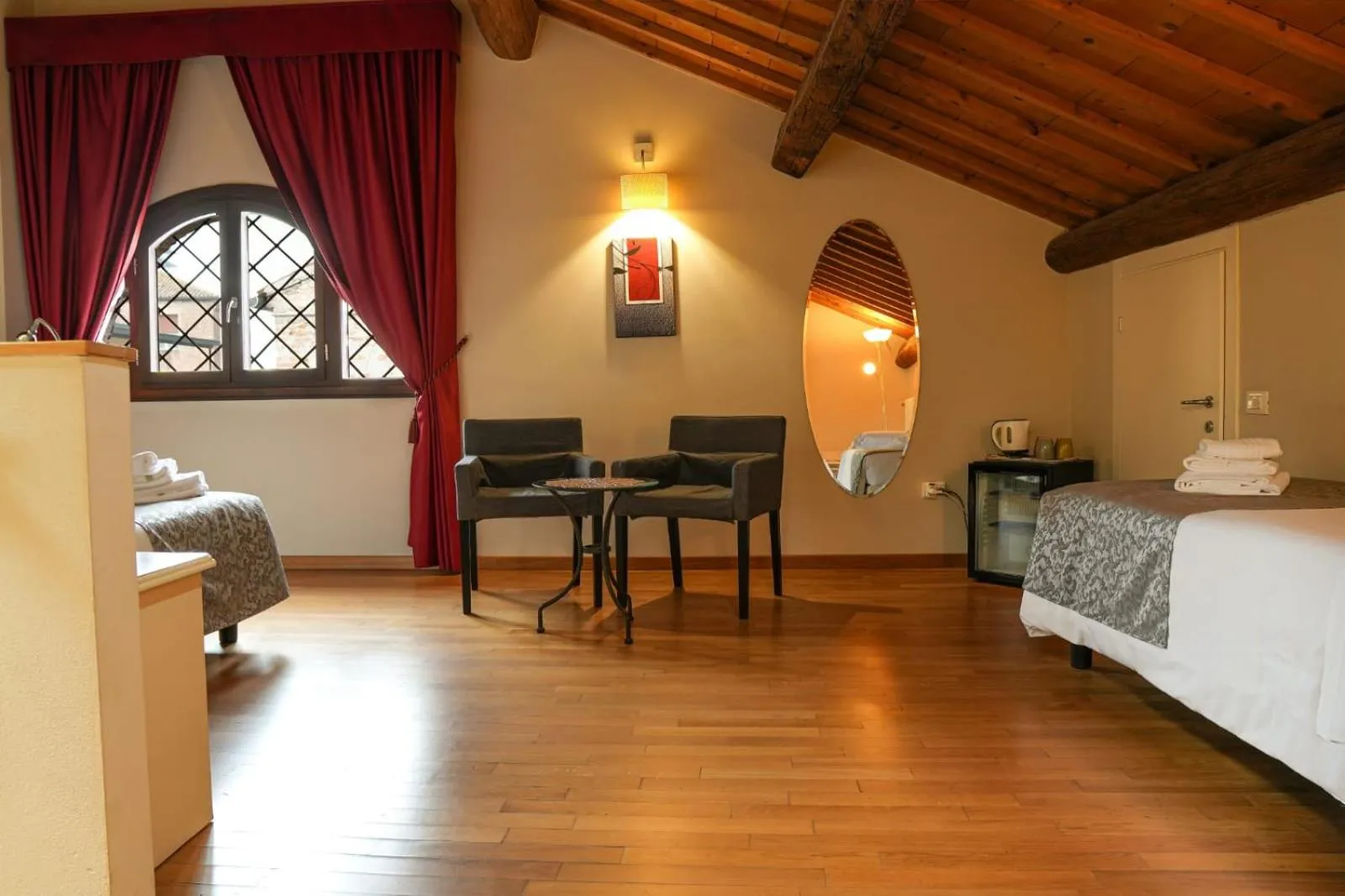 Bed in Honey Rooms Ferrara