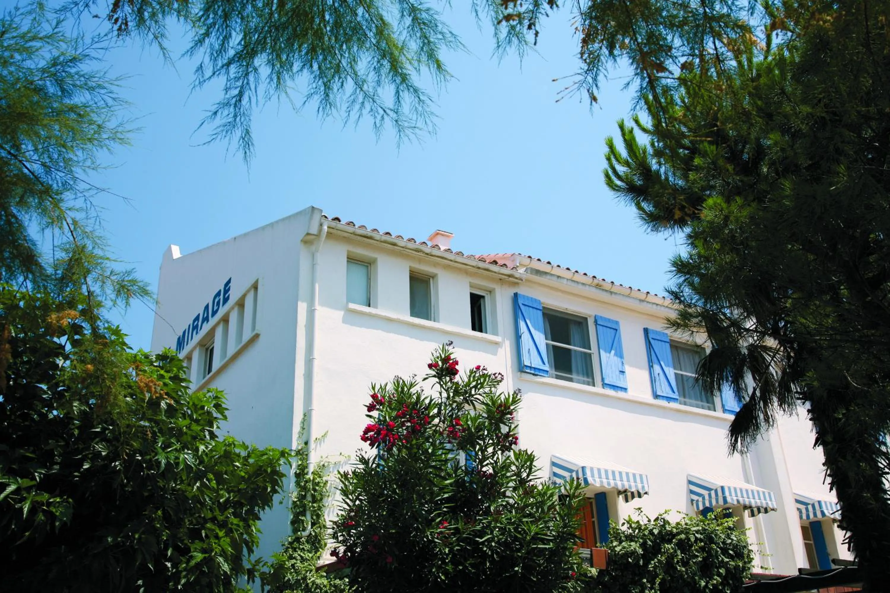 Property building in Hôtel Le Mirage