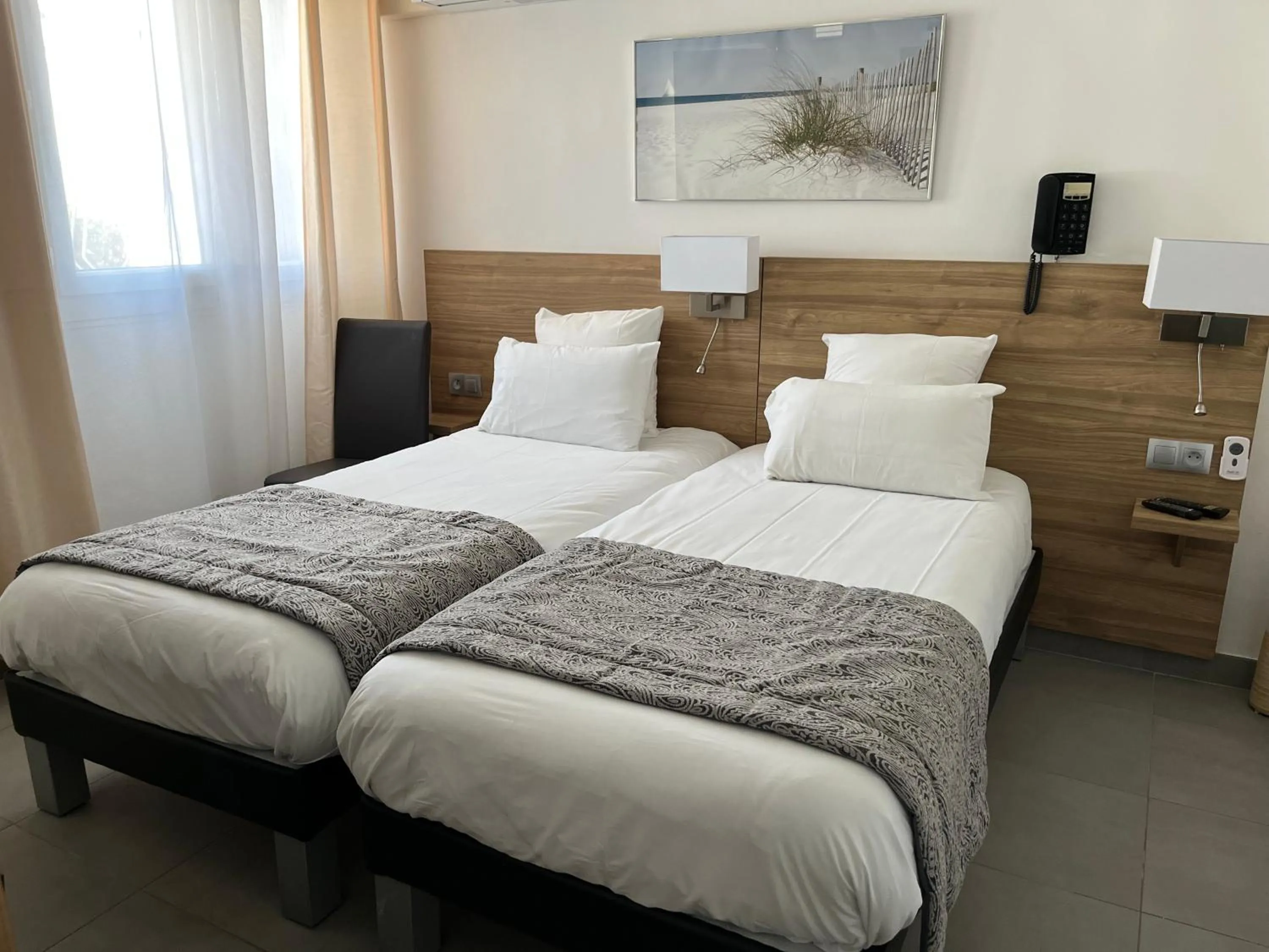 Bedroom, Bed in Hôtel Le Mirage