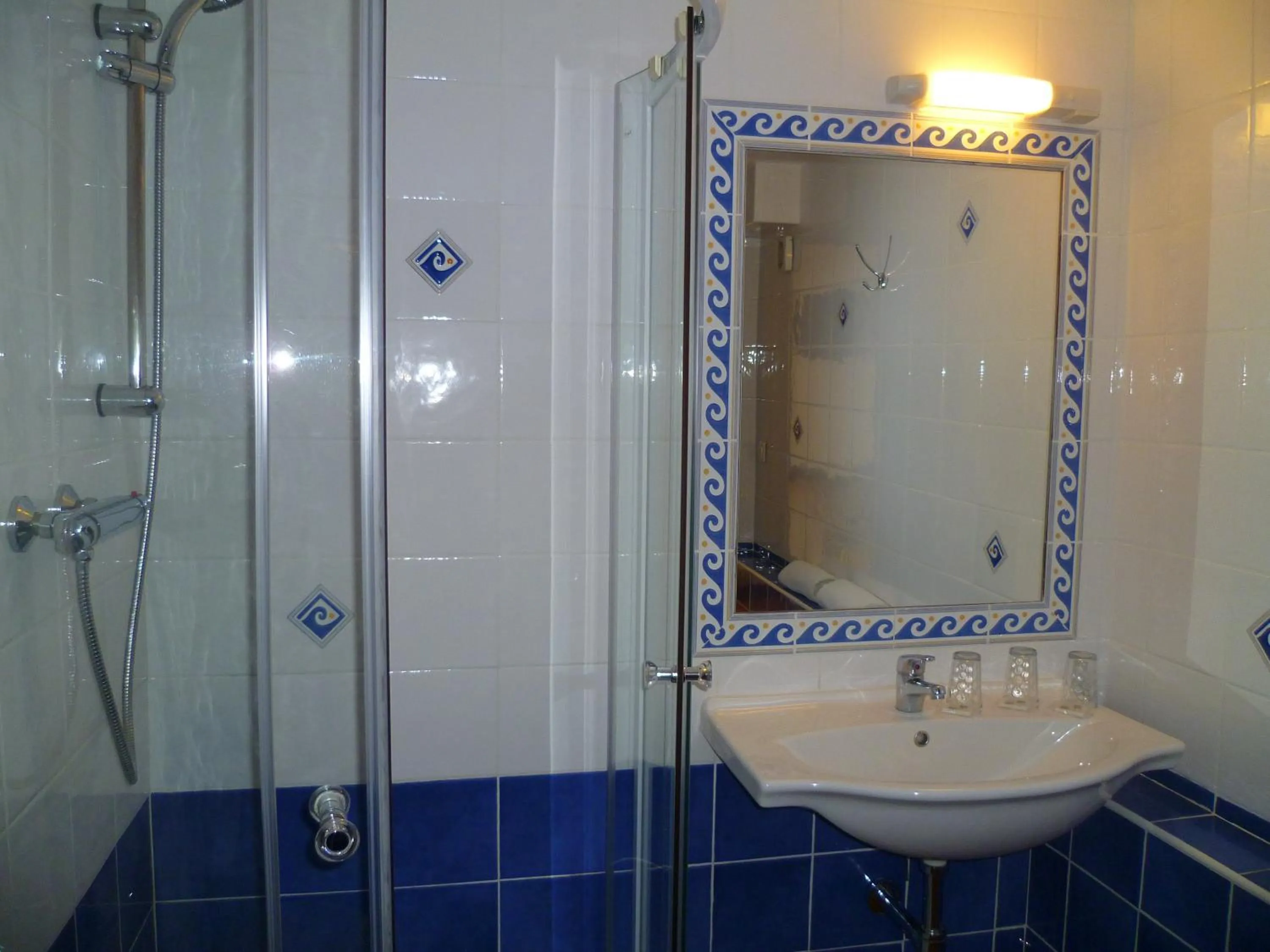 Bathroom in Hôtel Le Mirage