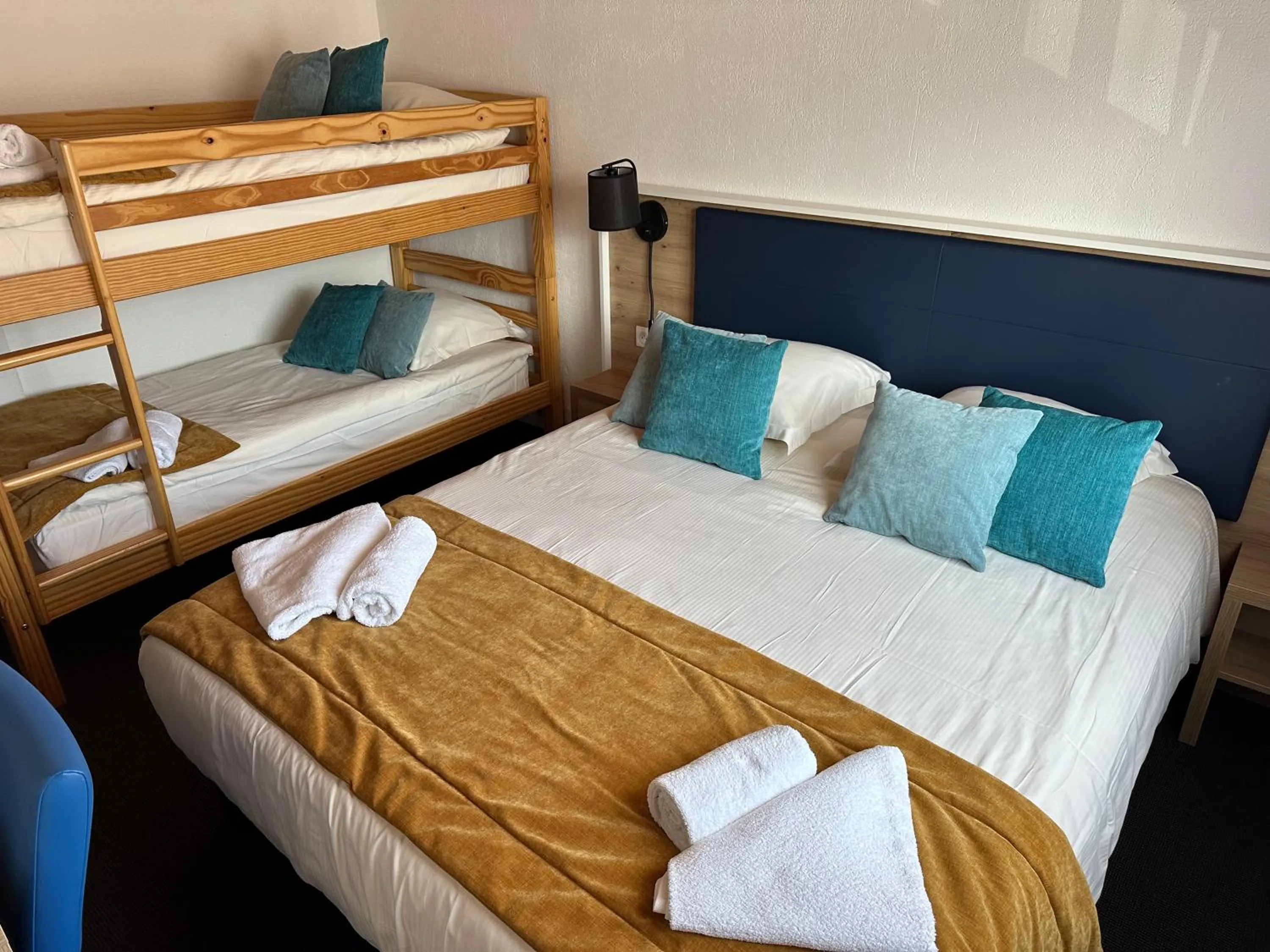 Bed in Hôtel Le Blainon