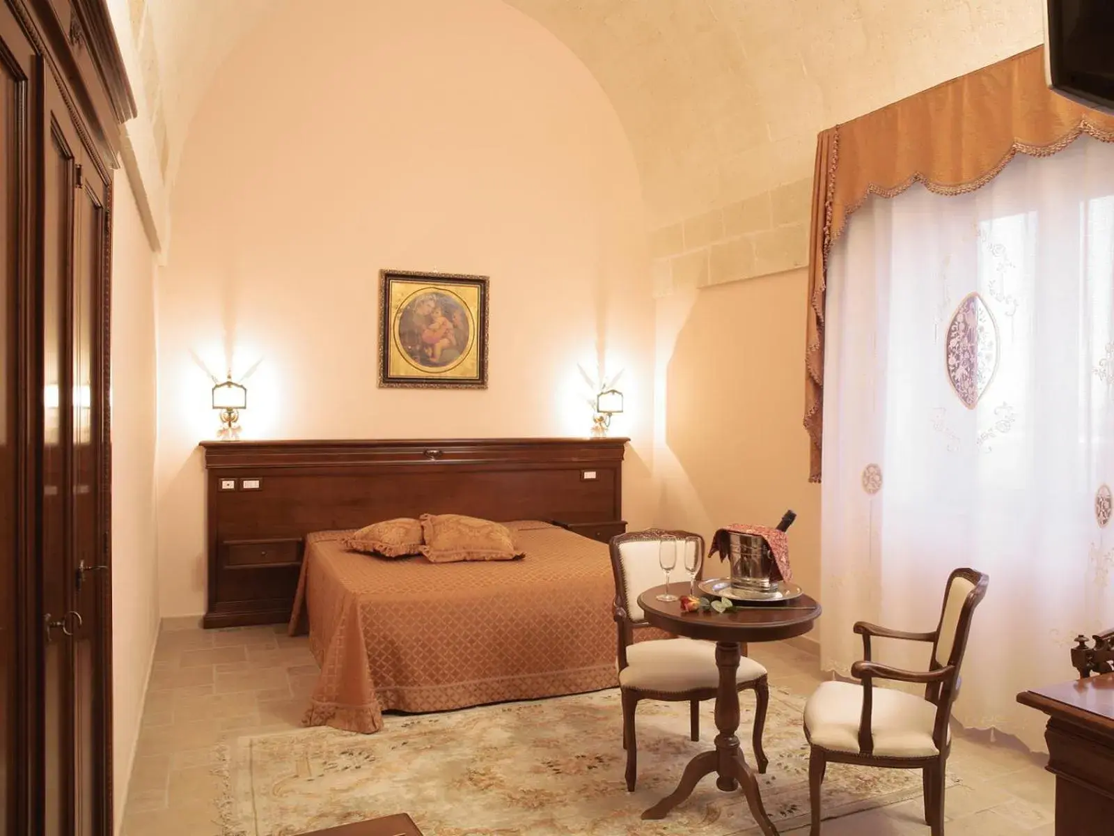 Superior King Room - single occupancy in Masseria Grottella Superior King Room - single occupancy in Masseria Grottella
