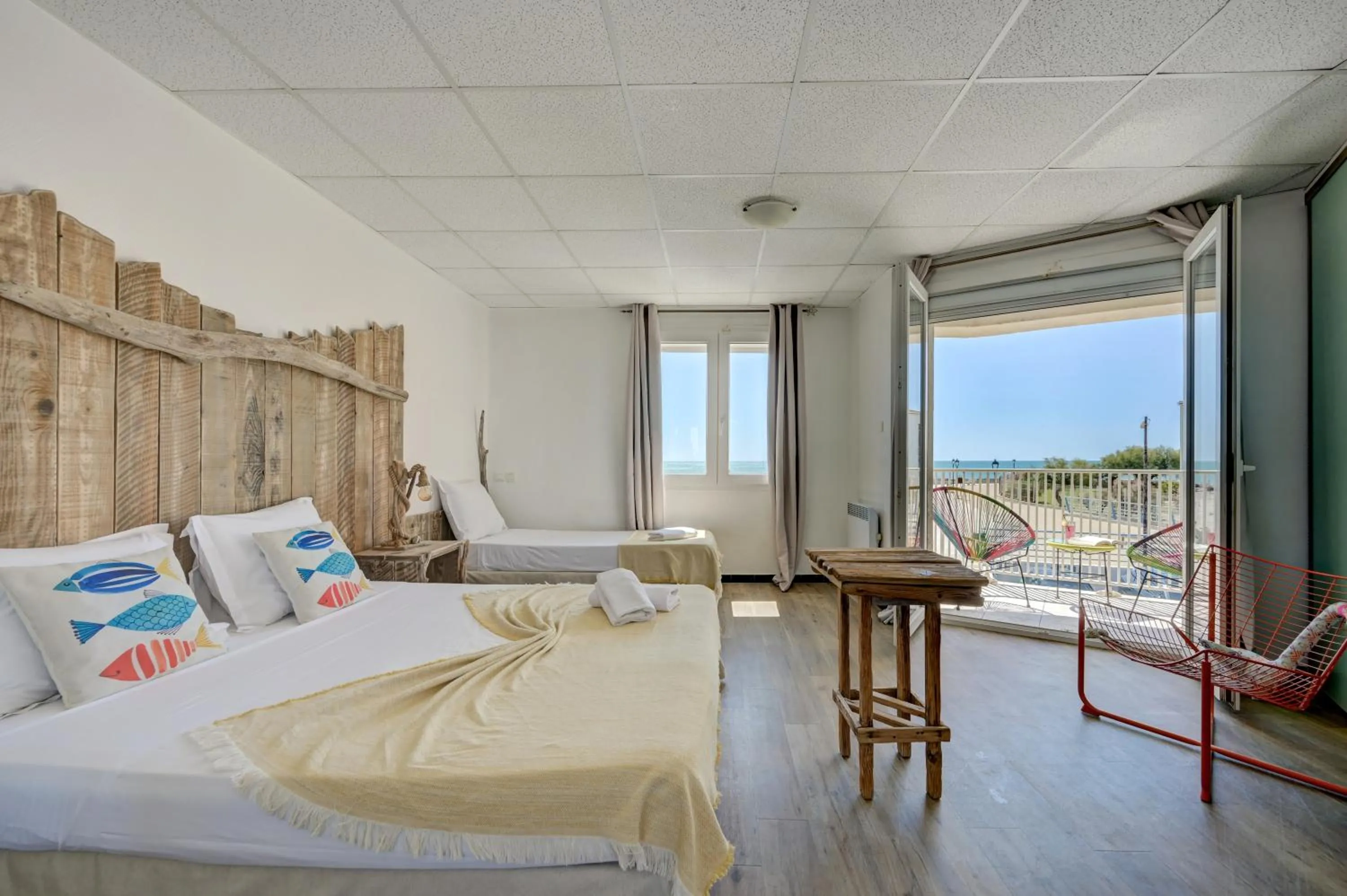 View (from property/room), Bed in Hotel Camille