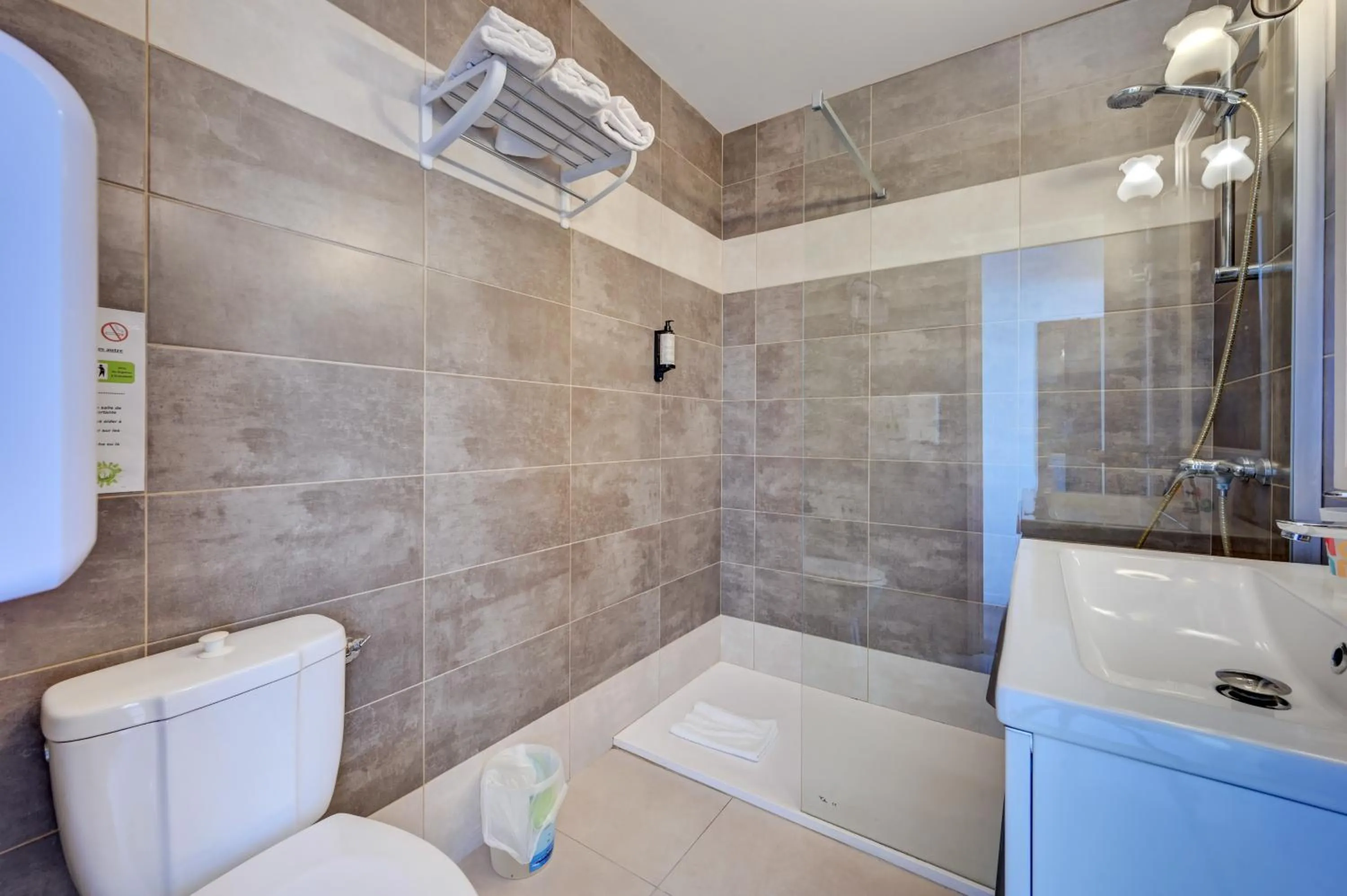 Bathroom in Hotel Camille