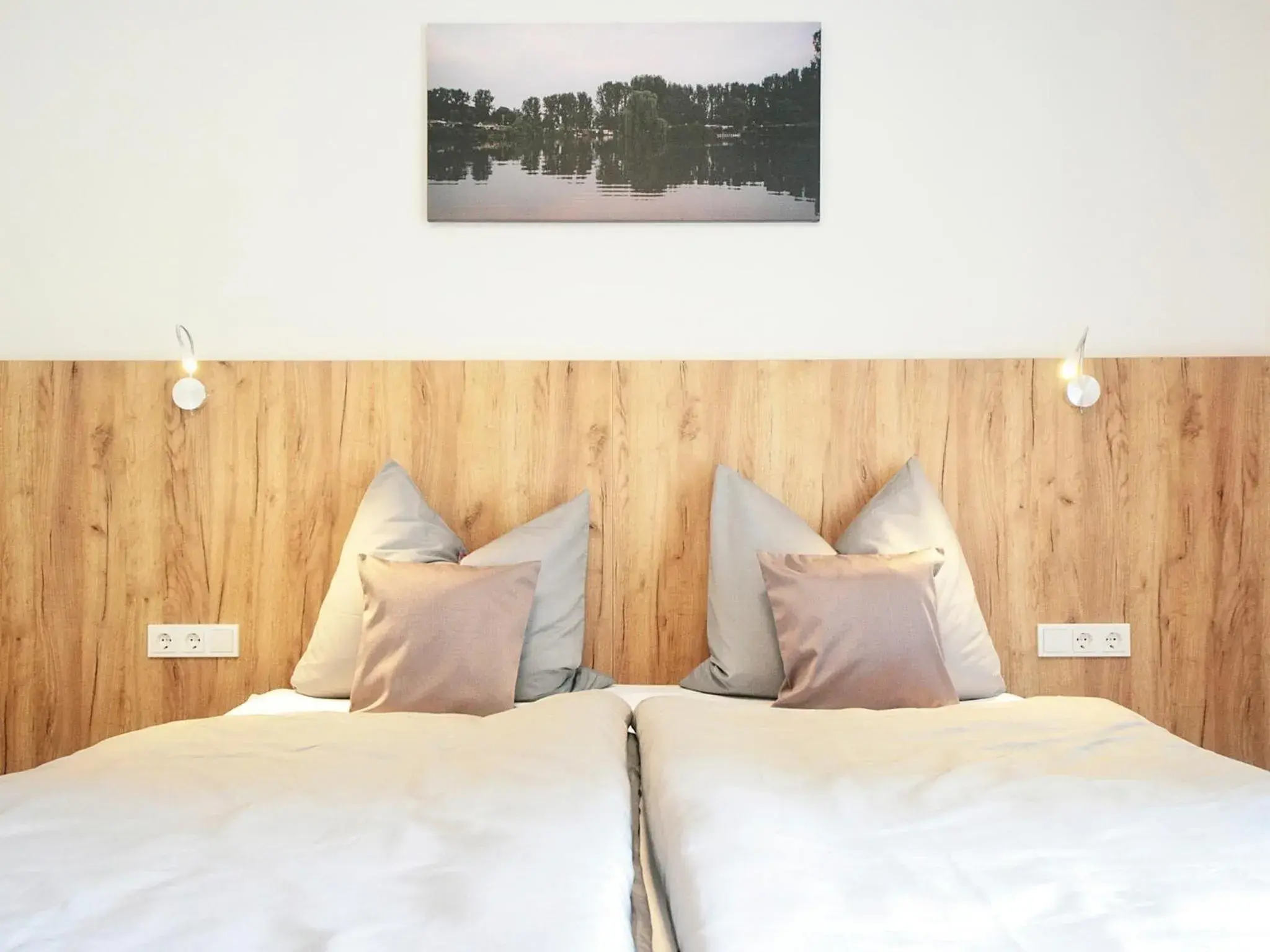 Double Room with Private Bathroom in Hotel Birkensee Double Room with Private Bathroom in Hotel Birkensee