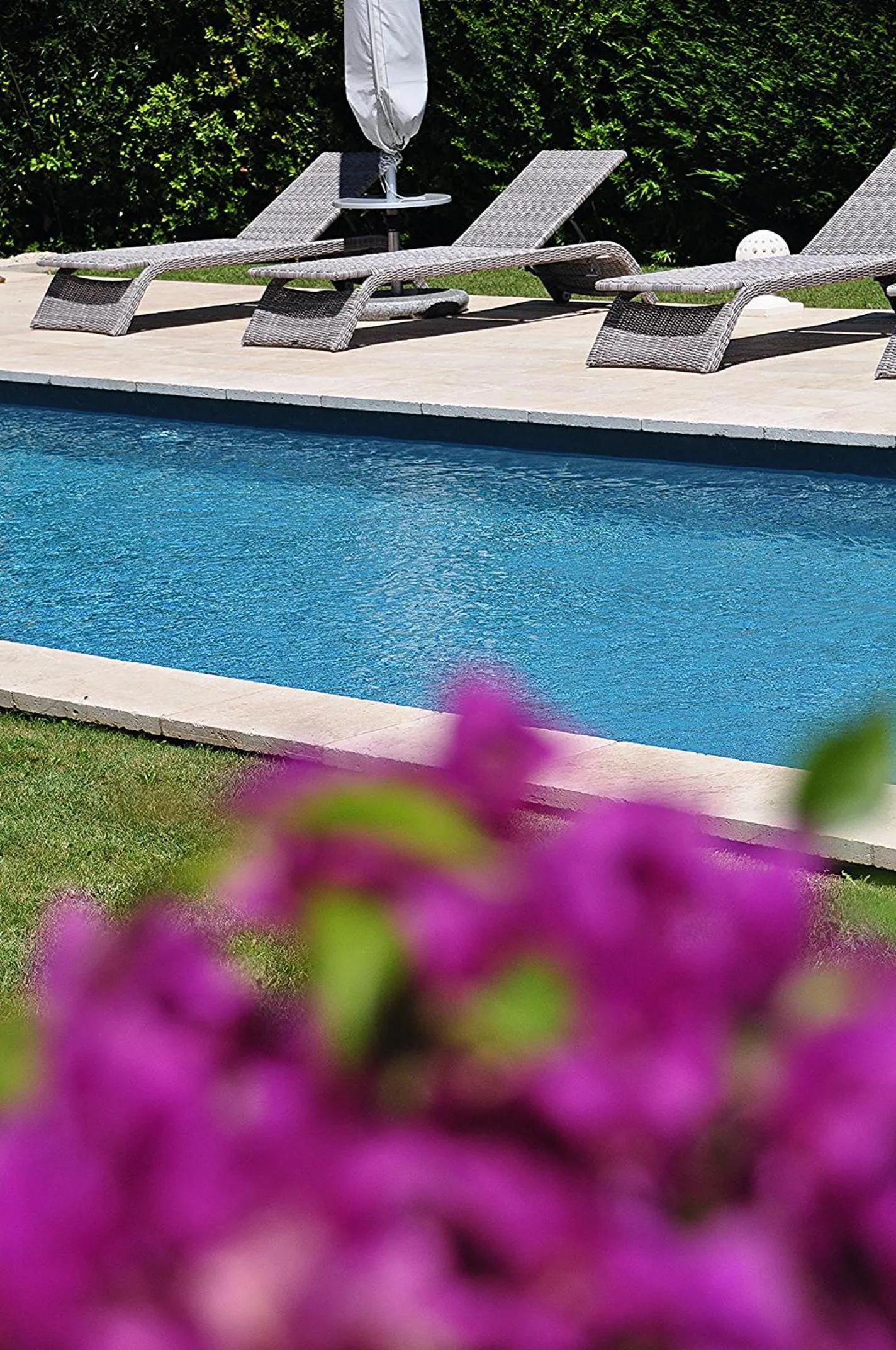 Swimming pool in Le Jardin des Amandiers