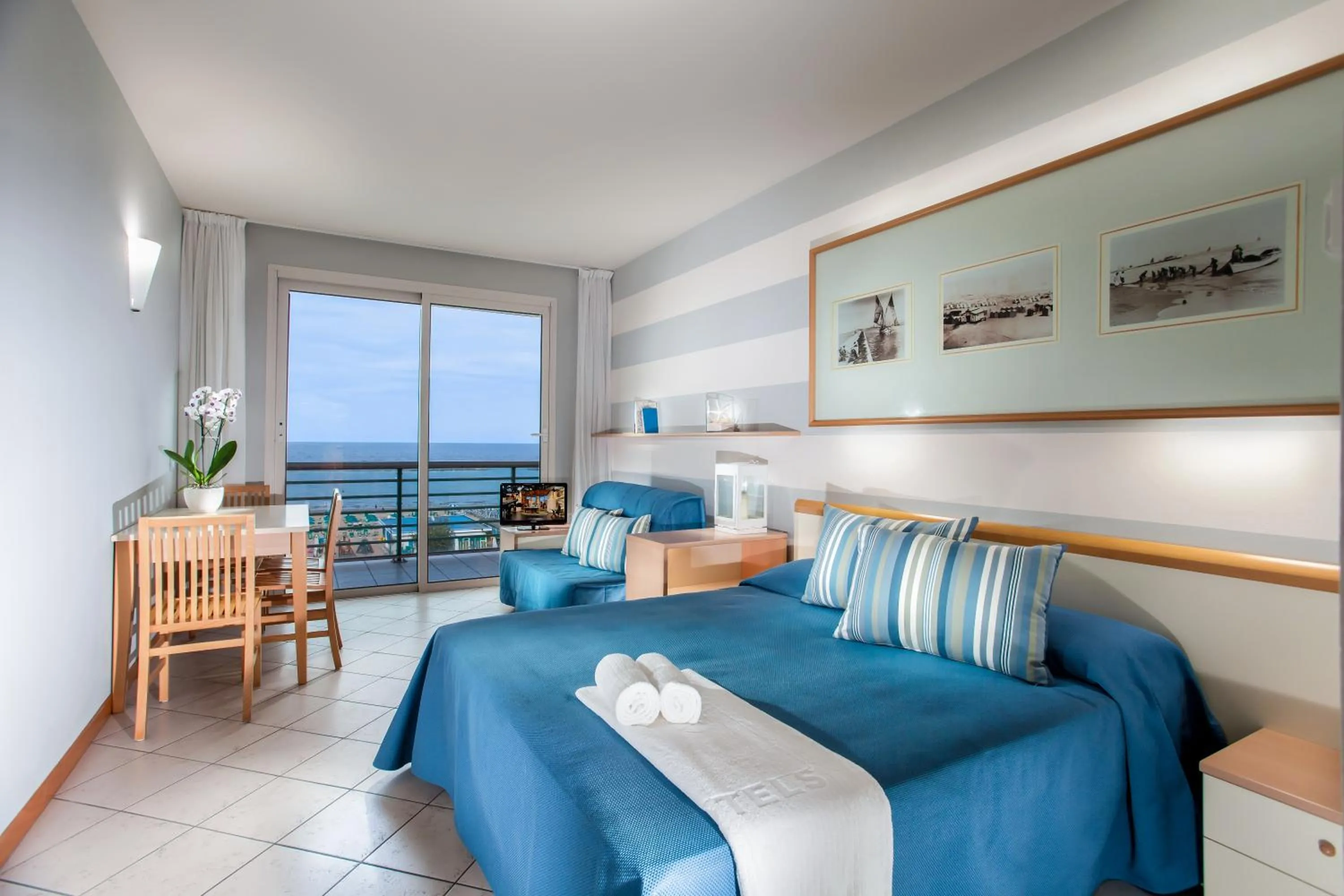 Sea view, Bed in Hotel Valverde & Residenza