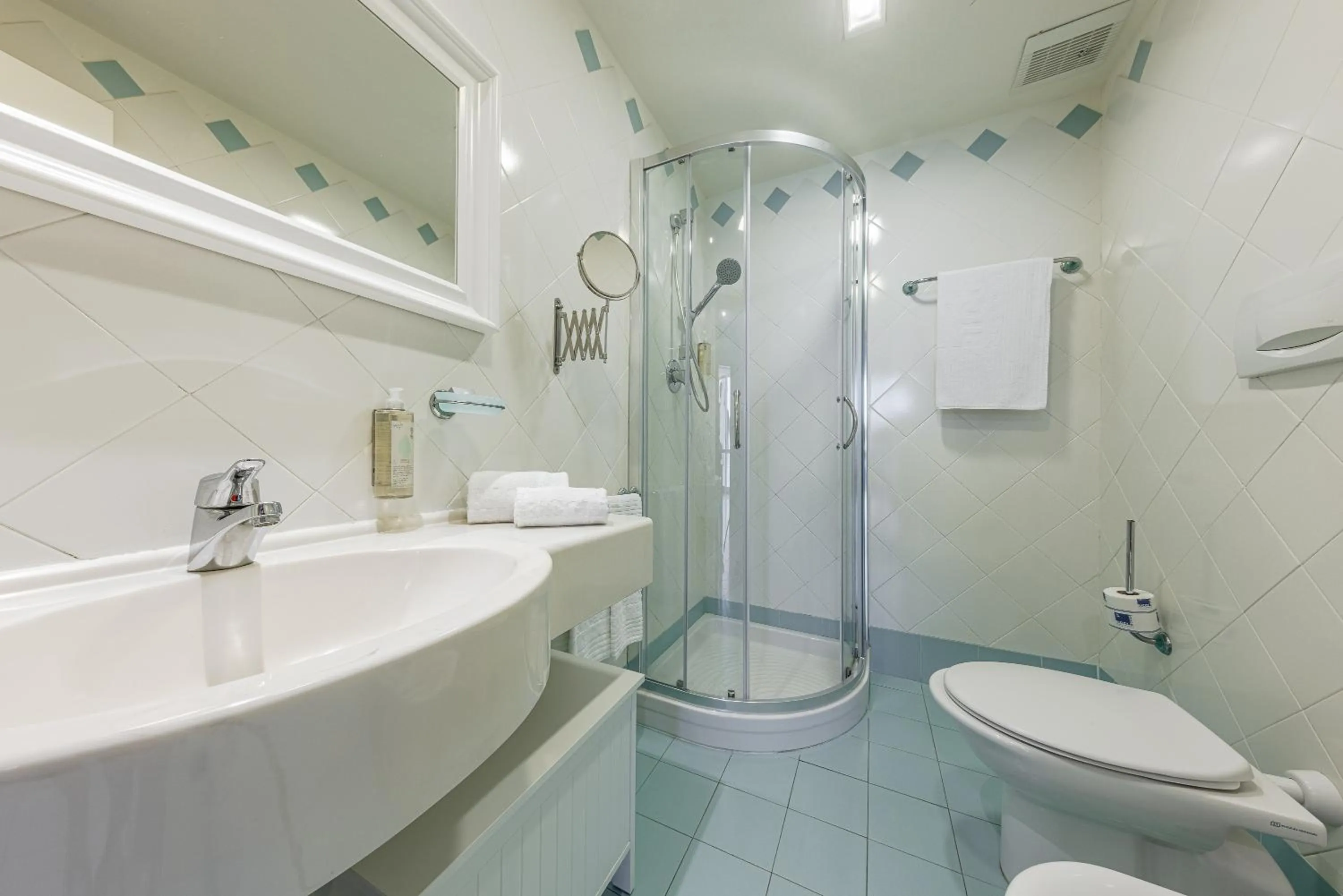 Bathroom in Hotel Valverde & Residenza