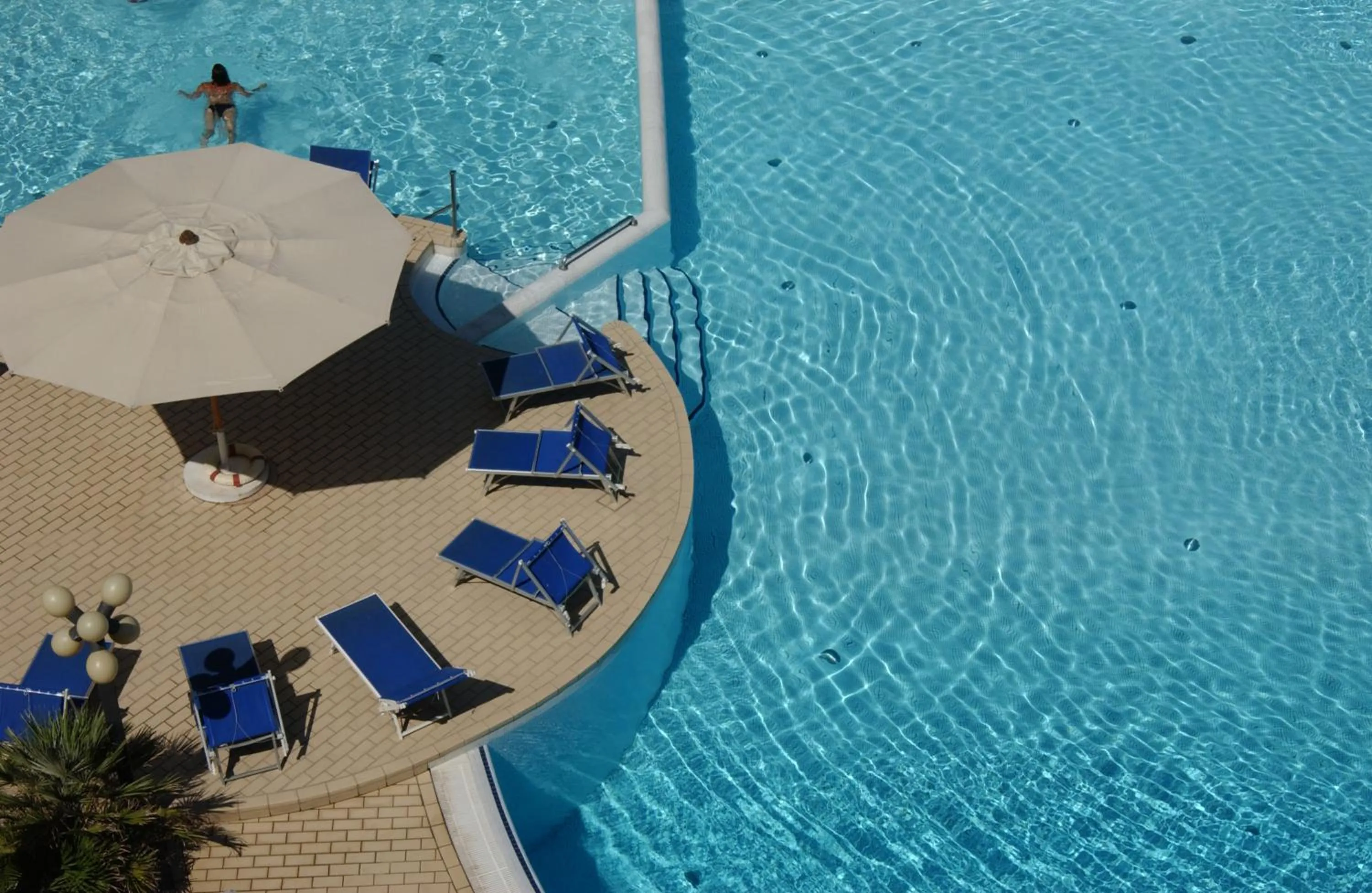 Swimming pool in Hotel Valverde & Residenza