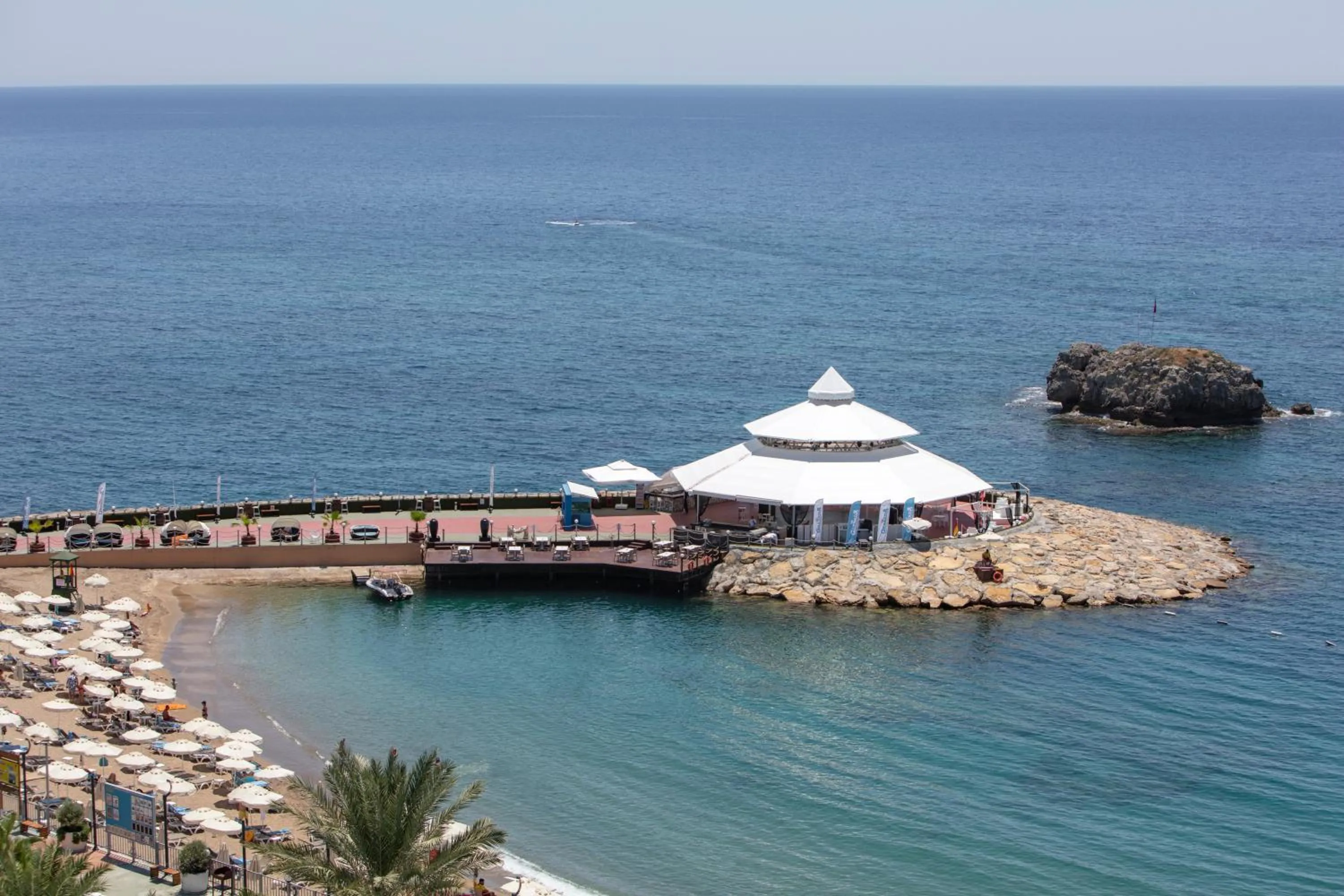 Beach in Granada Luxury Okurcalar