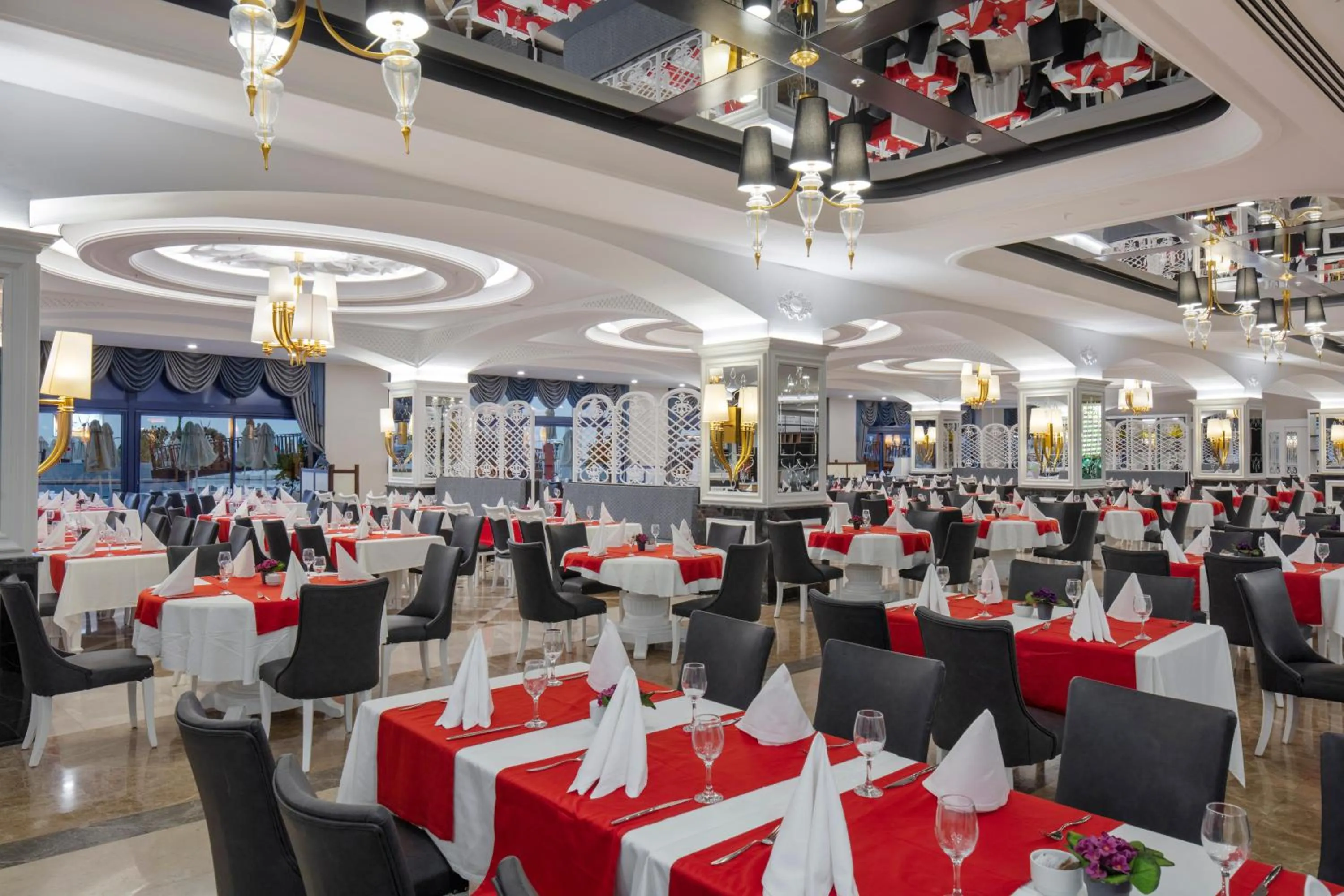 Restaurant/places to eat in Granada Luxury Okurcalar