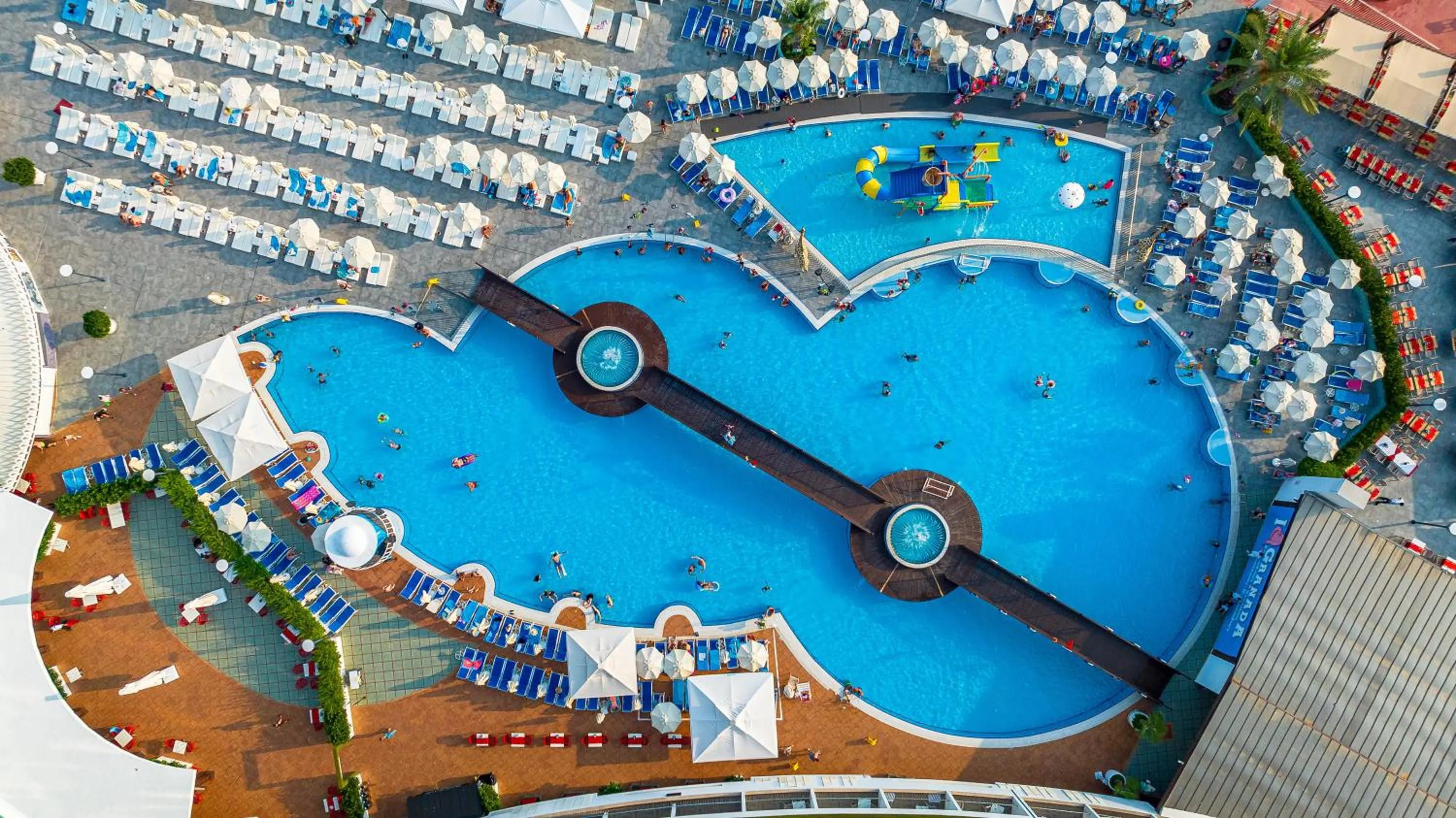 Swimming pool in Granada Luxury Okurcalar