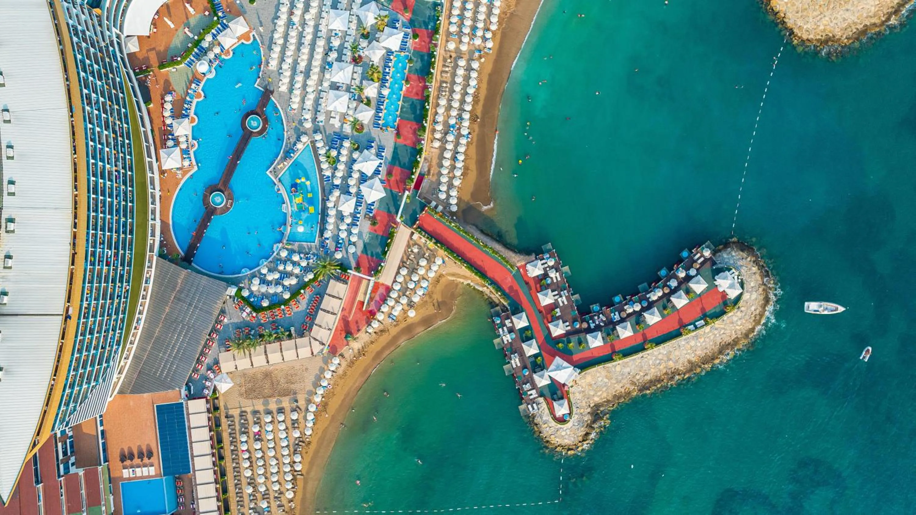 Property building in Granada Luxury Okurcalar