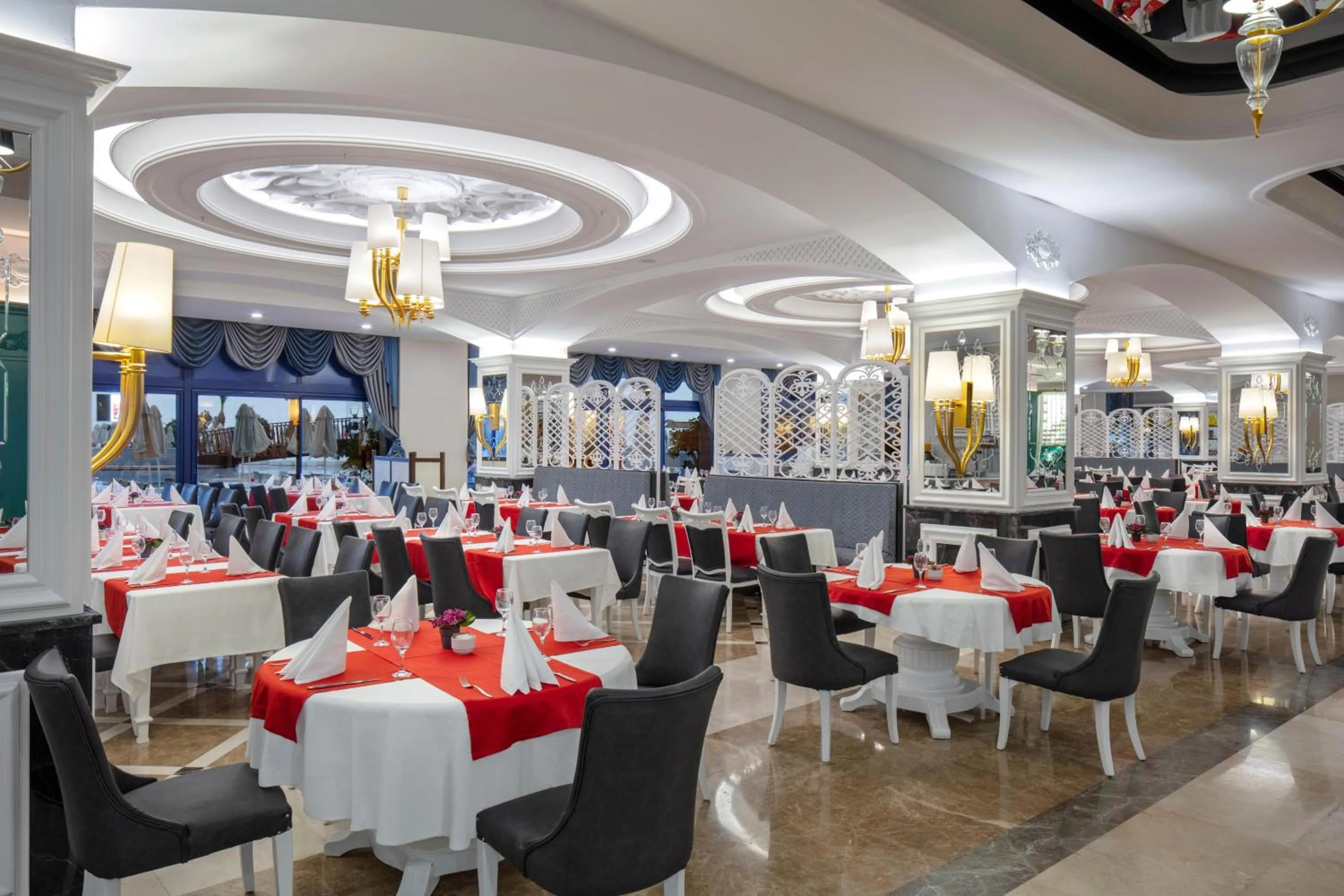 Restaurant/places to eat in Granada Luxury Okurcalar