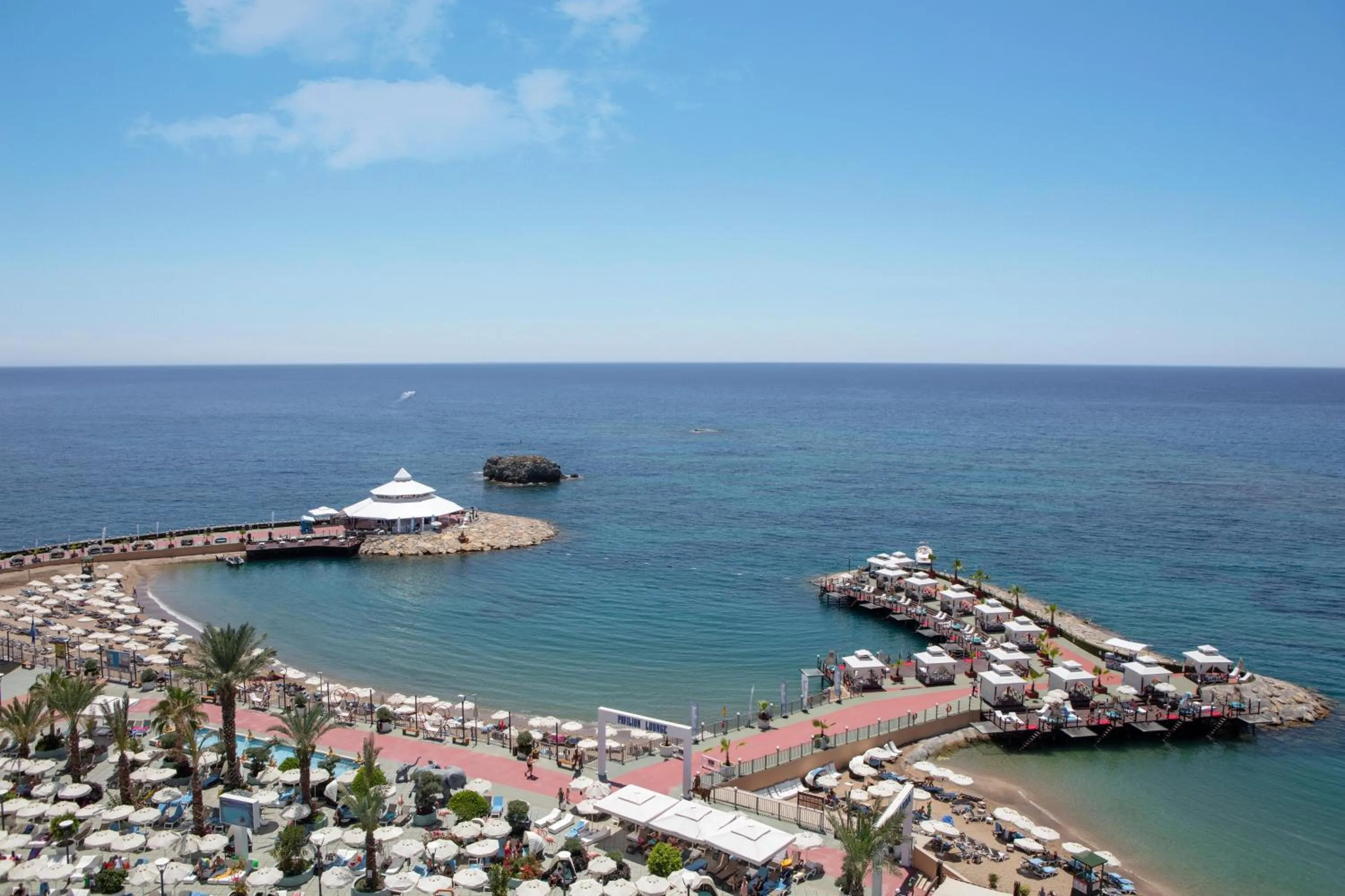 Beach in Granada Luxury Okurcalar
