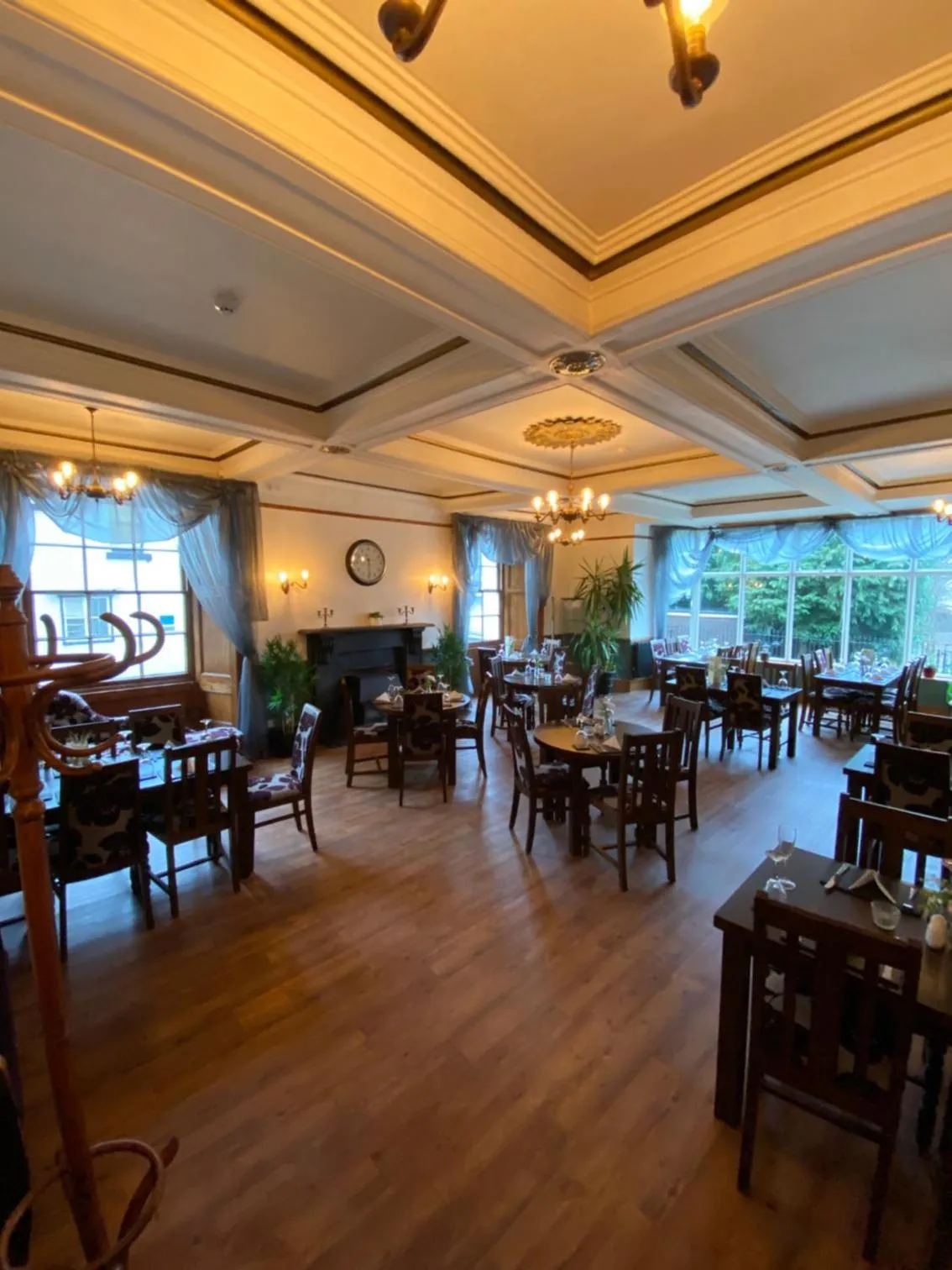 Meals in The Hand Hotel Llangollen by Compass Hospitality