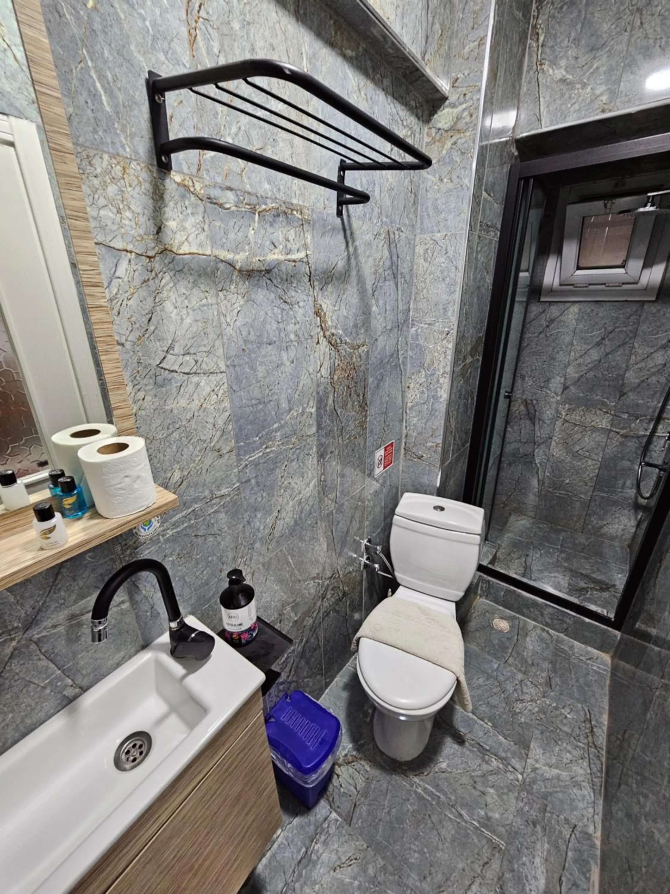 Bathroom in Pembe Hotel