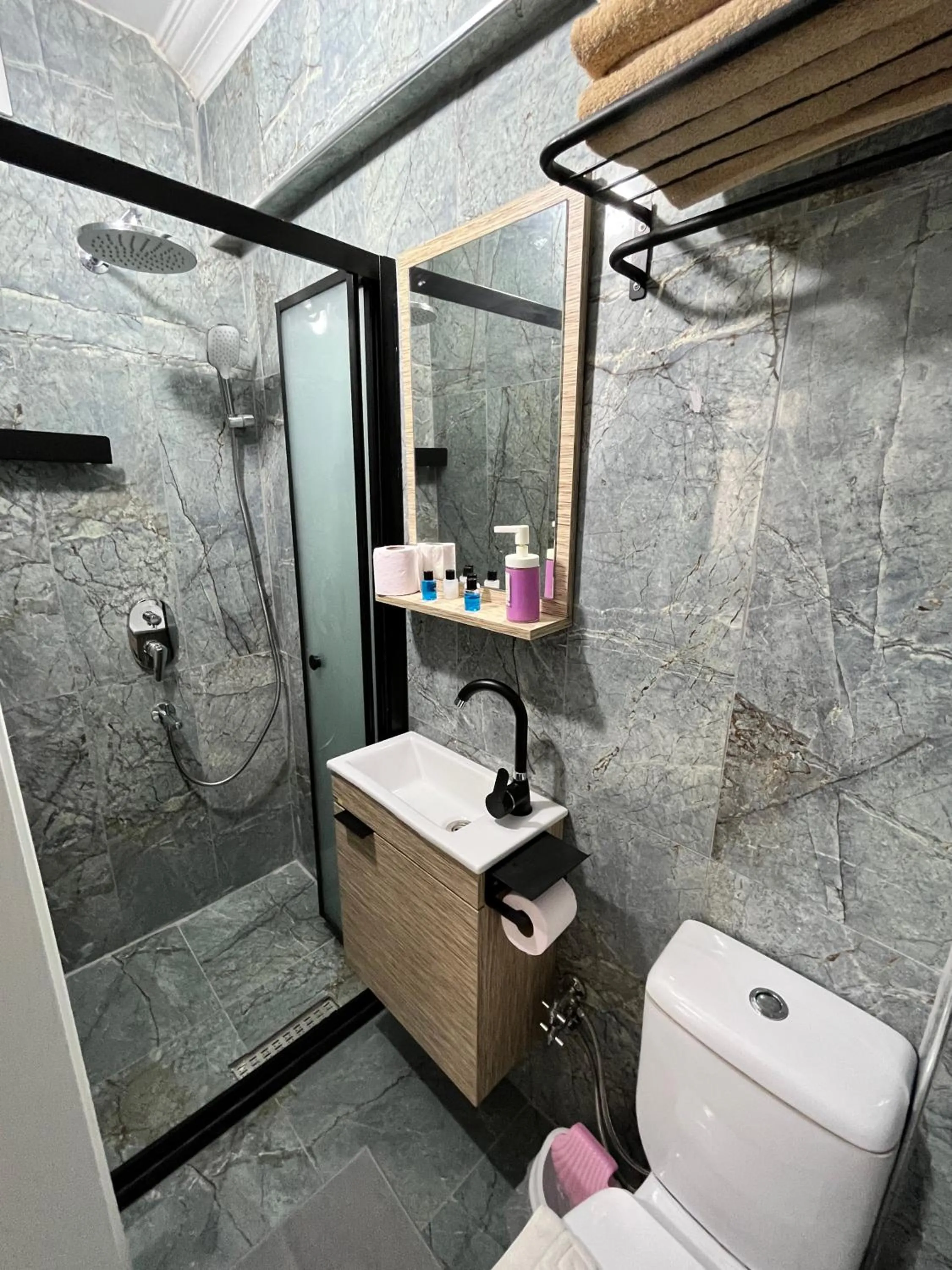 Bathroom in Pembe Hotel