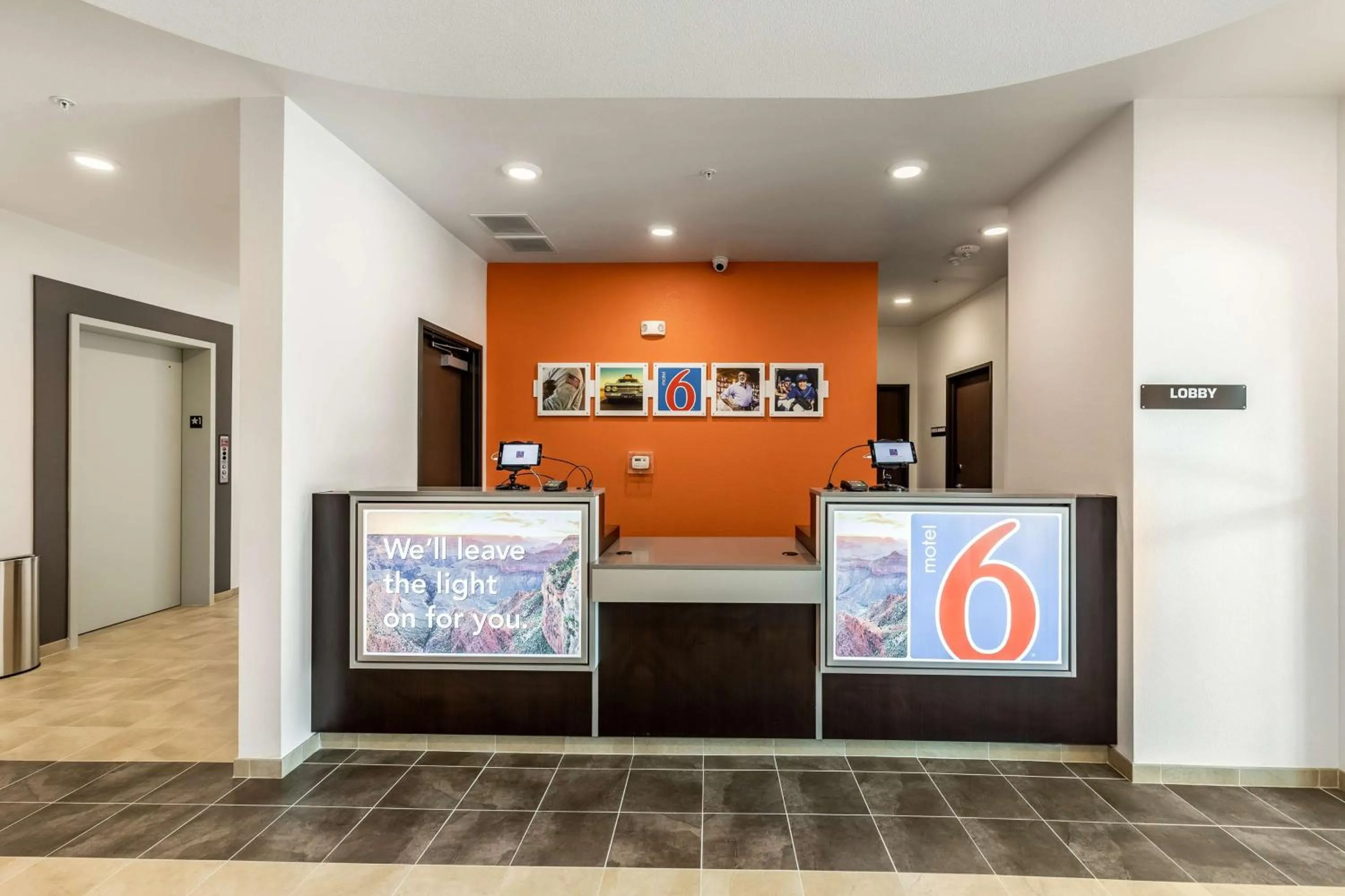 Lobby or reception in Motel 6-Las Vegas, NV - Motor Speedway